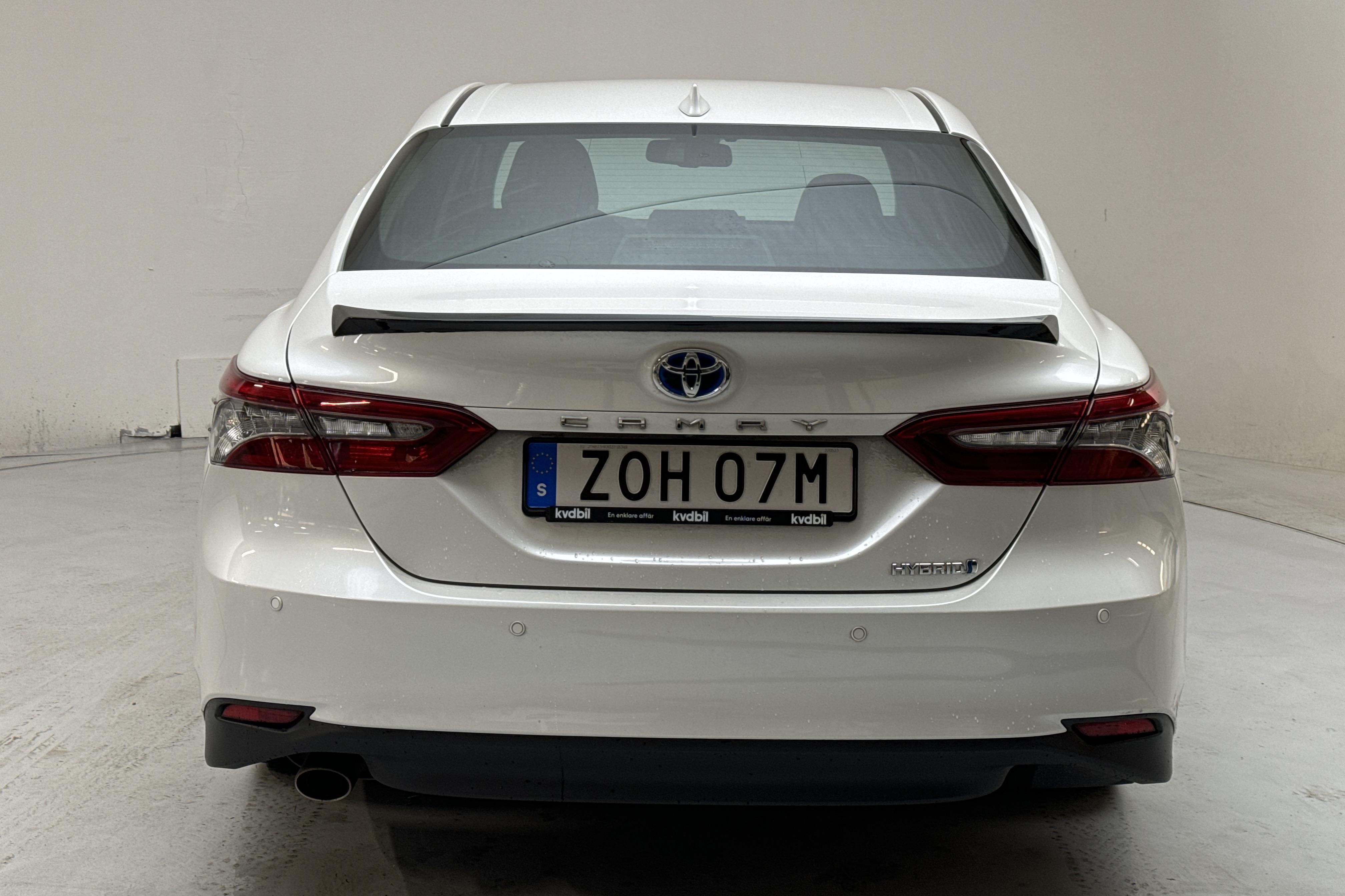 Toyota Camry 2.5 Hybrid (218hk) - 43 100 km - Automaatne - valge - 2022