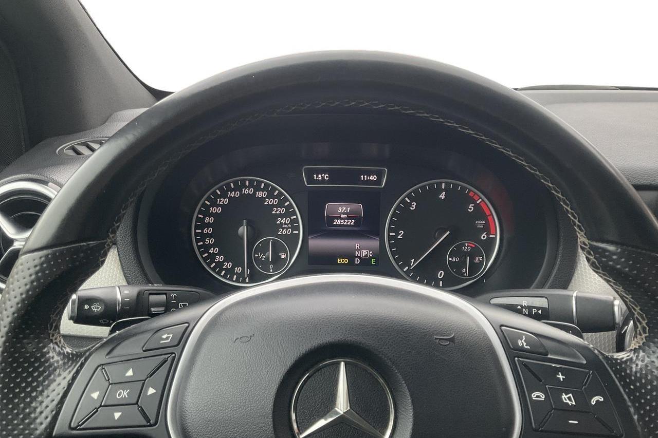 Mercedes B 200 CDI W246 (136hk) - 285 220 km - Automatic - gray - 2014