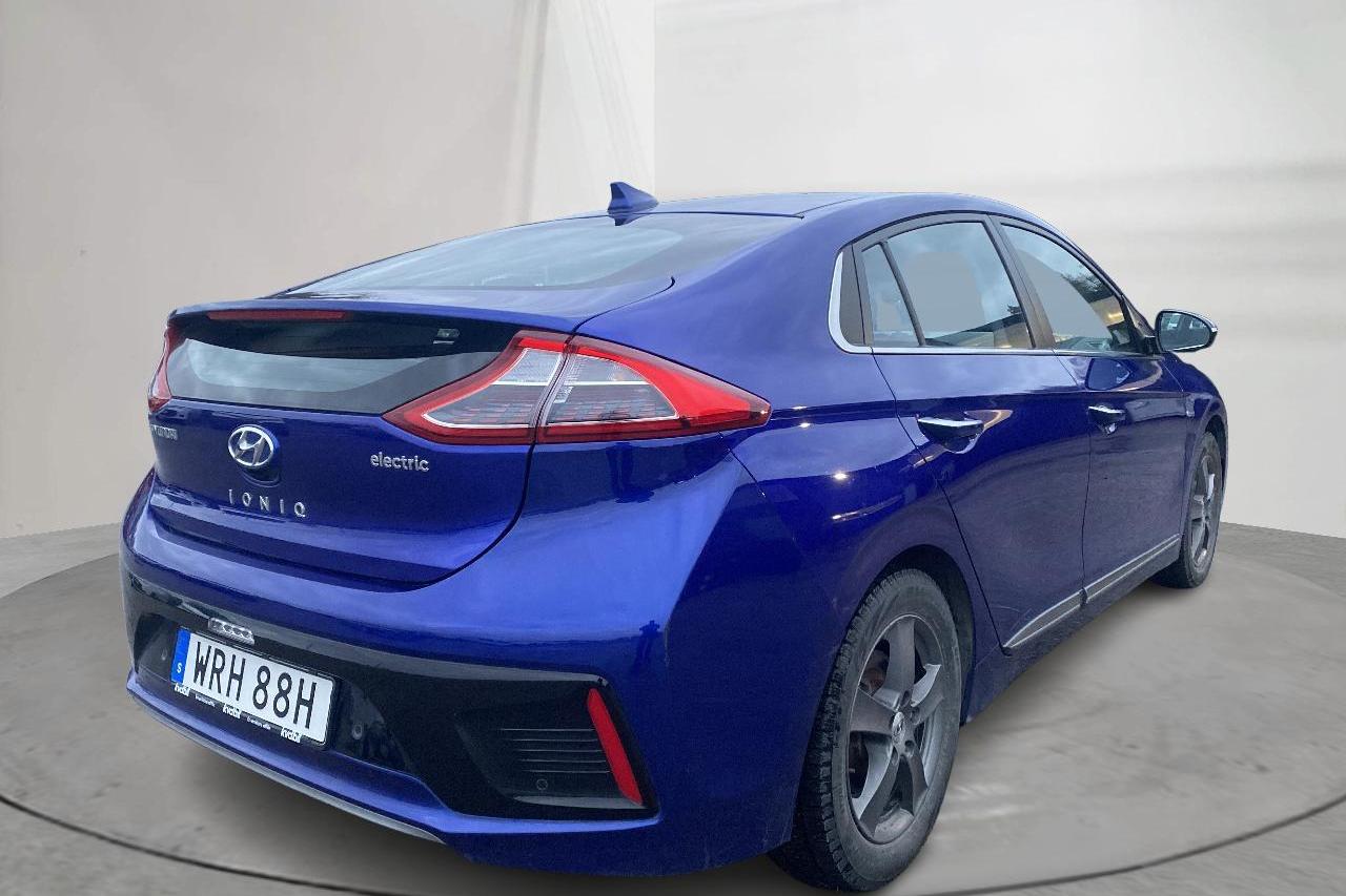 Hyundai IONIQ Electric (120hk) - 4 760 mil - Automat - 2019