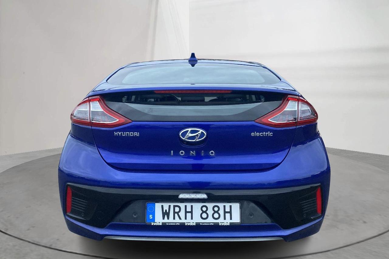 Hyundai IONIQ Electric (120hk) - 4 760 mil - Automat - 2019