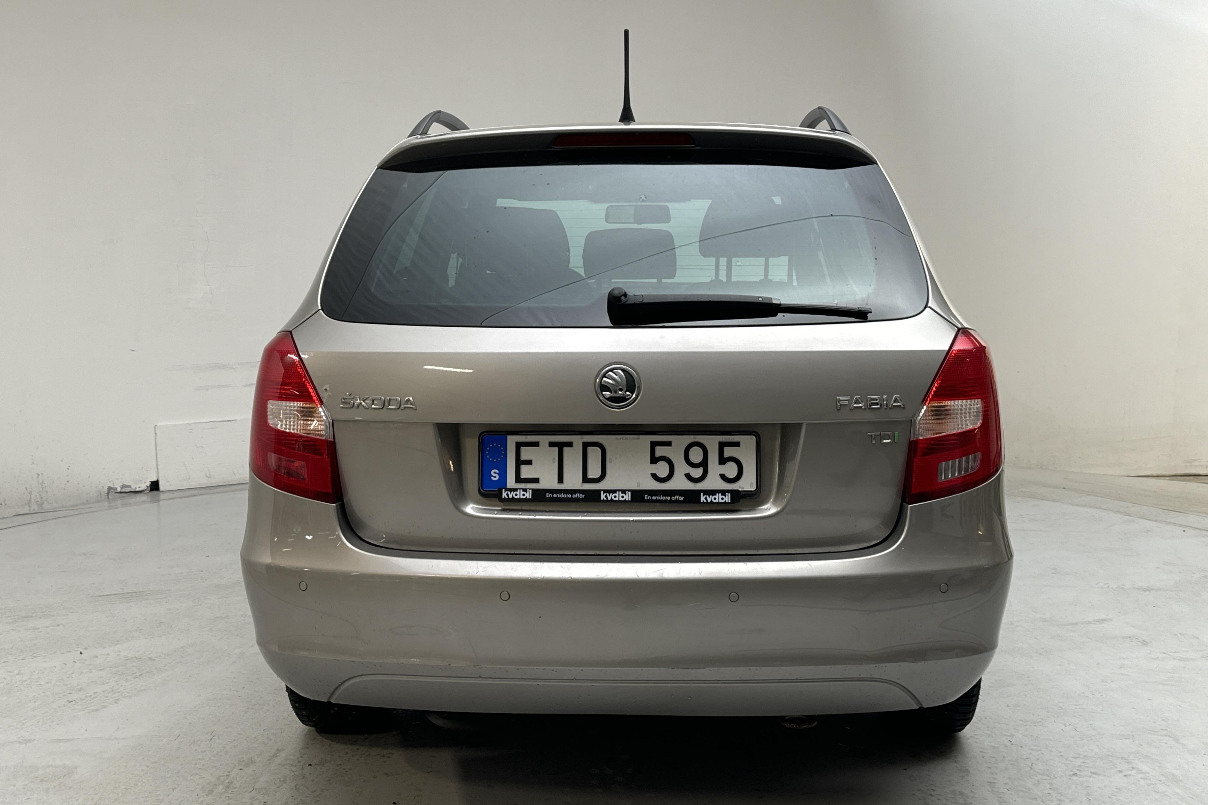 Skoda Fabia 1.6 TDI Combi (90hk) - 259 710 km - Käsitsi - Light Brown - 2014