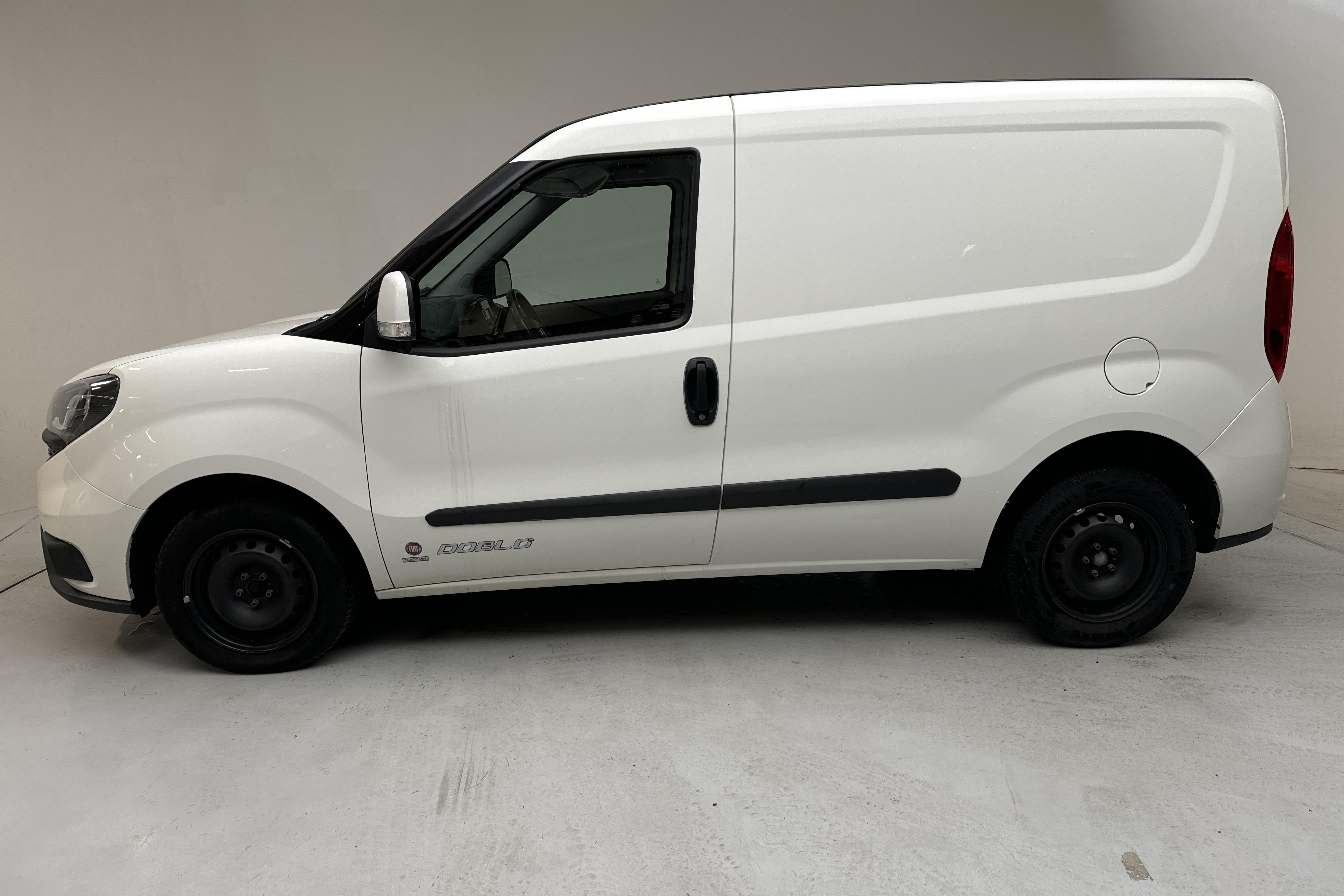 Fiat Doblo Cargo 1.6 MJT (105hk) - 92 090 km - Käsitsi - valge - 2019