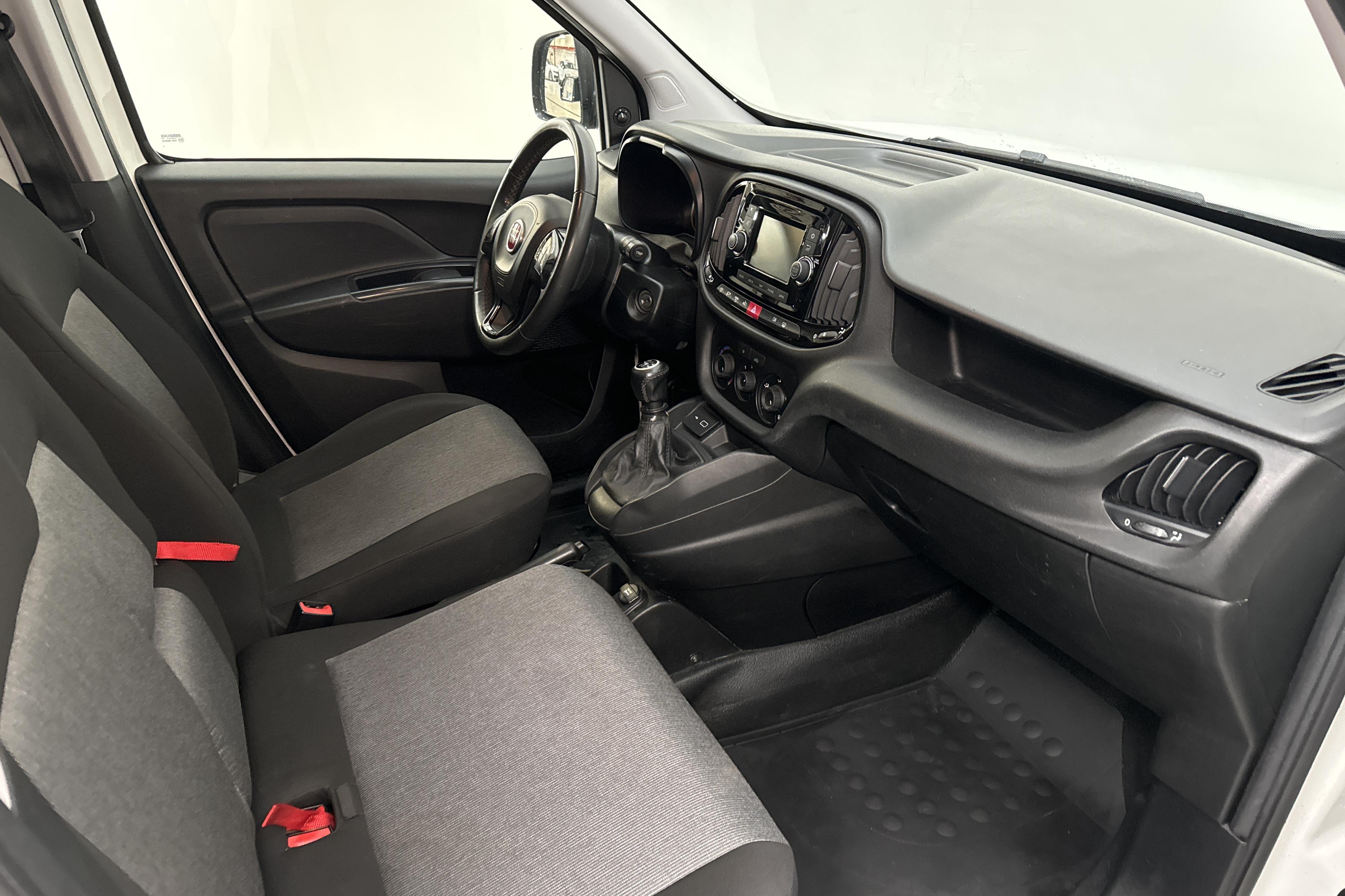 Fiat Doblo Cargo 1.6 MJT (105hk) - 92 090 km - Käsitsi - valge - 2019