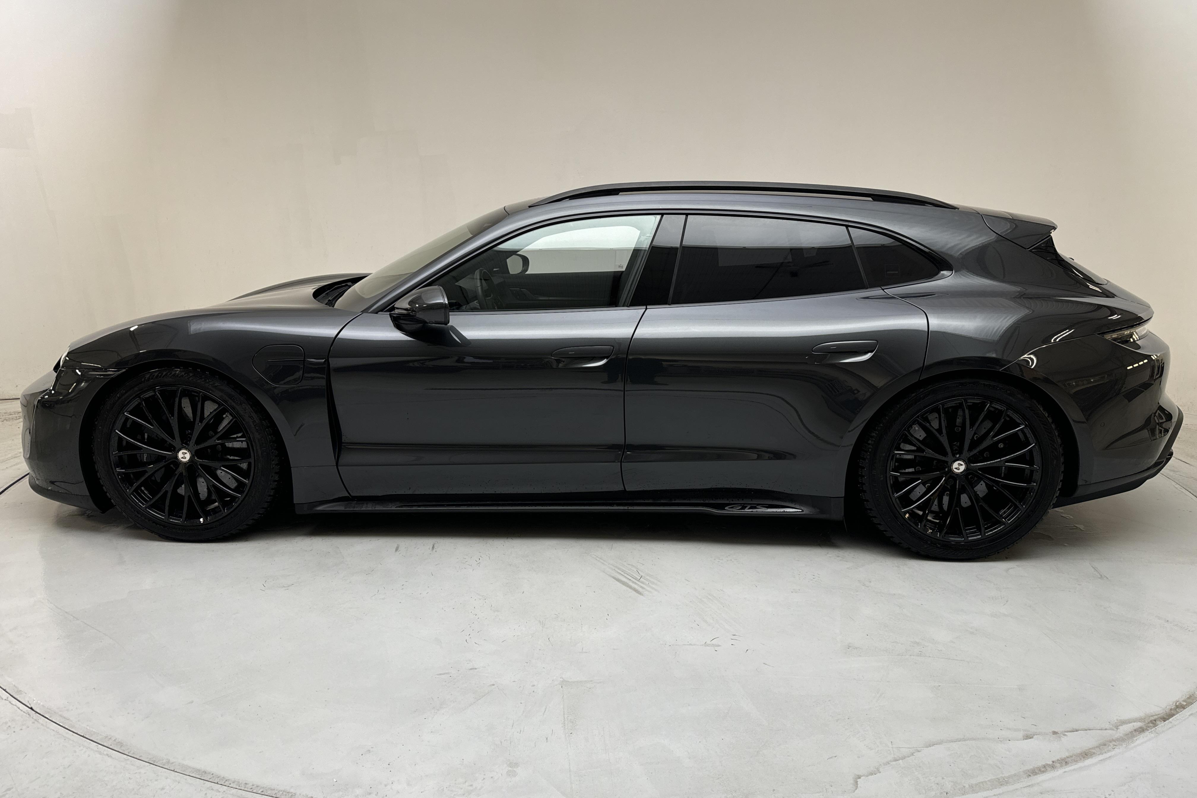 Porsche Taycan GTS Sport Turismo (530hk) - 19 260 km - Automatic - gray - 2023