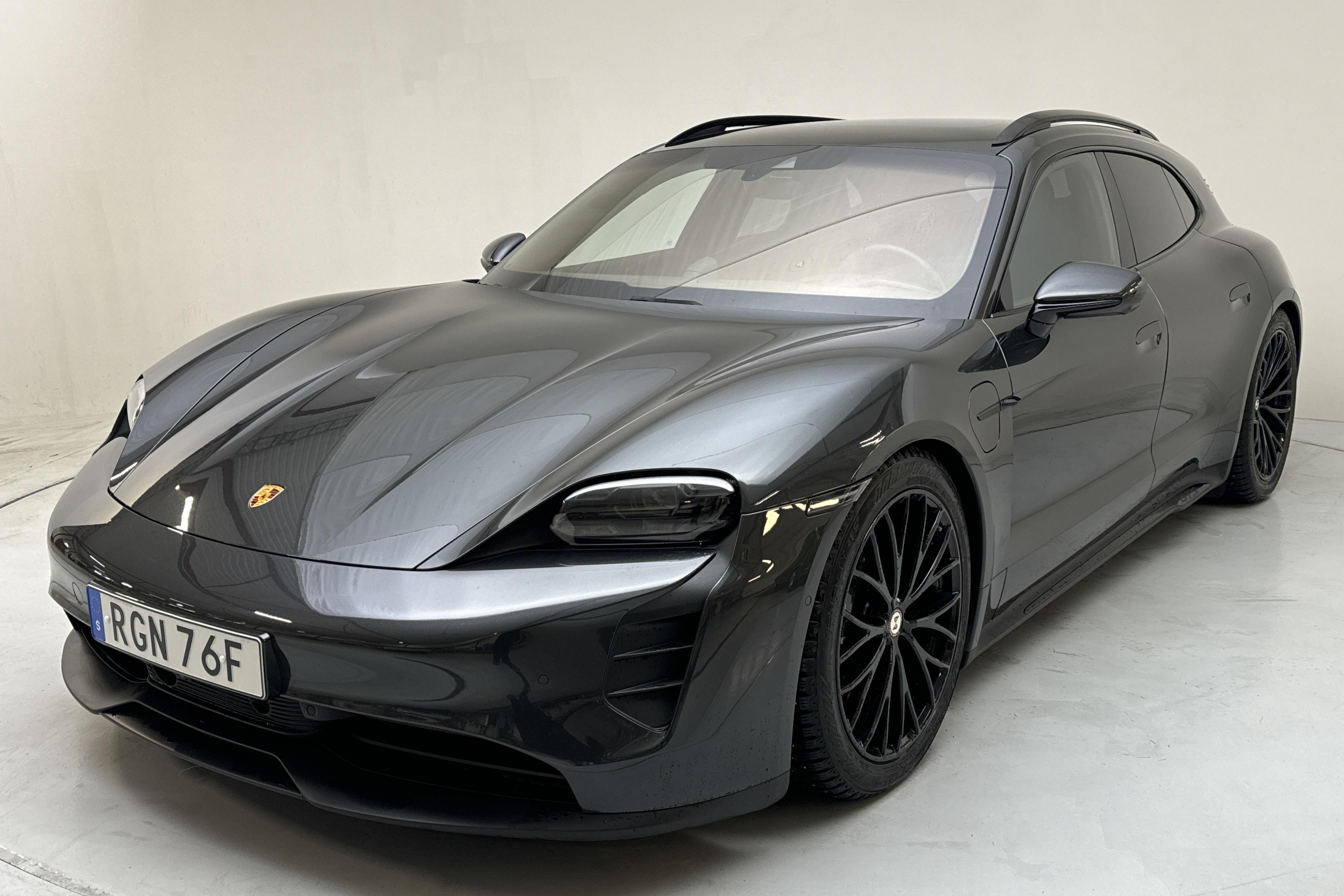 Porsche Taycan GTS Sport Turismo (530hk) - 19 260 km - Automatic - gray - 2023