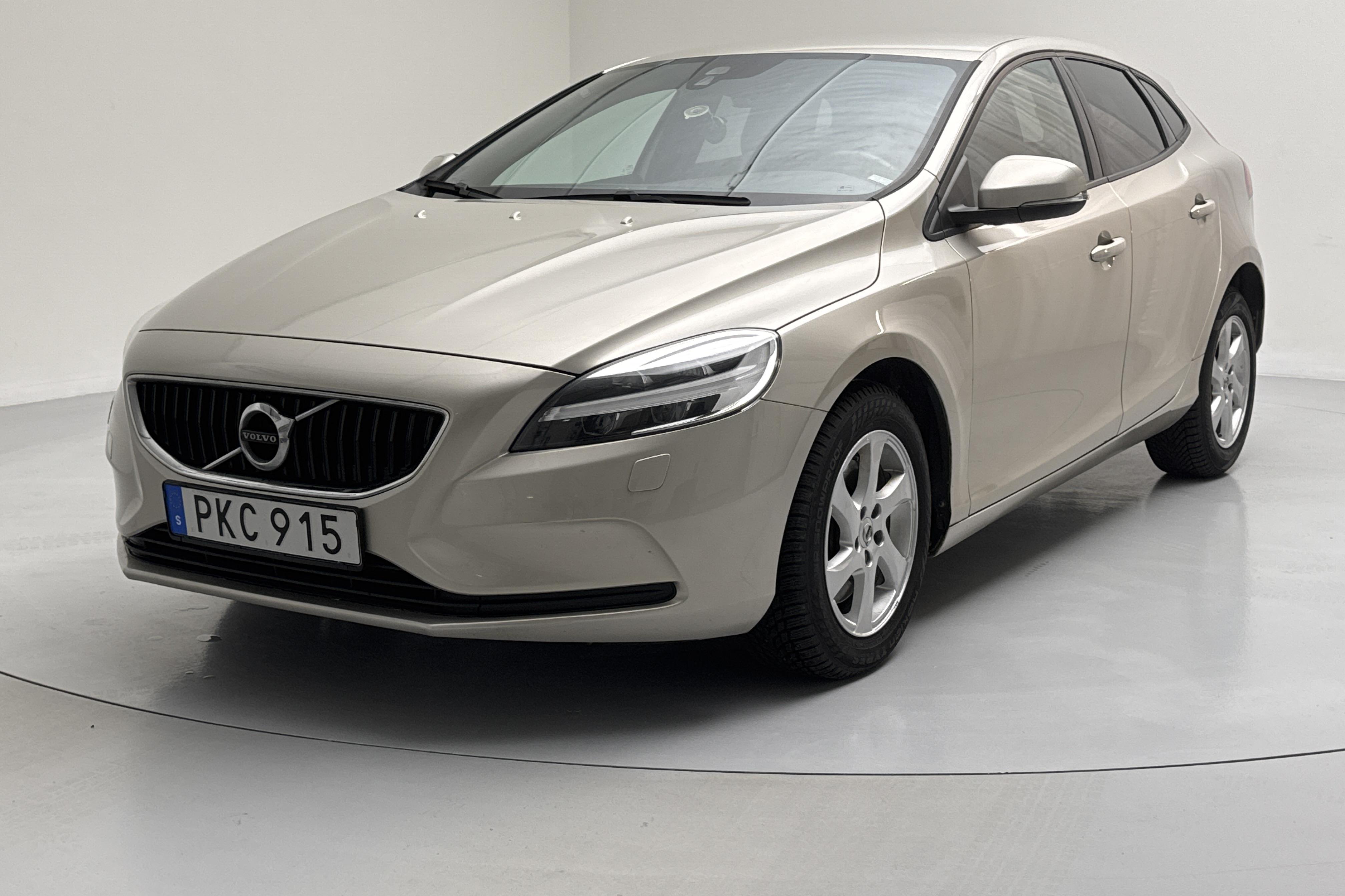 Volvo V40 D2 (120hk) - 7 378 mil - Automat - Light Brown - 2018