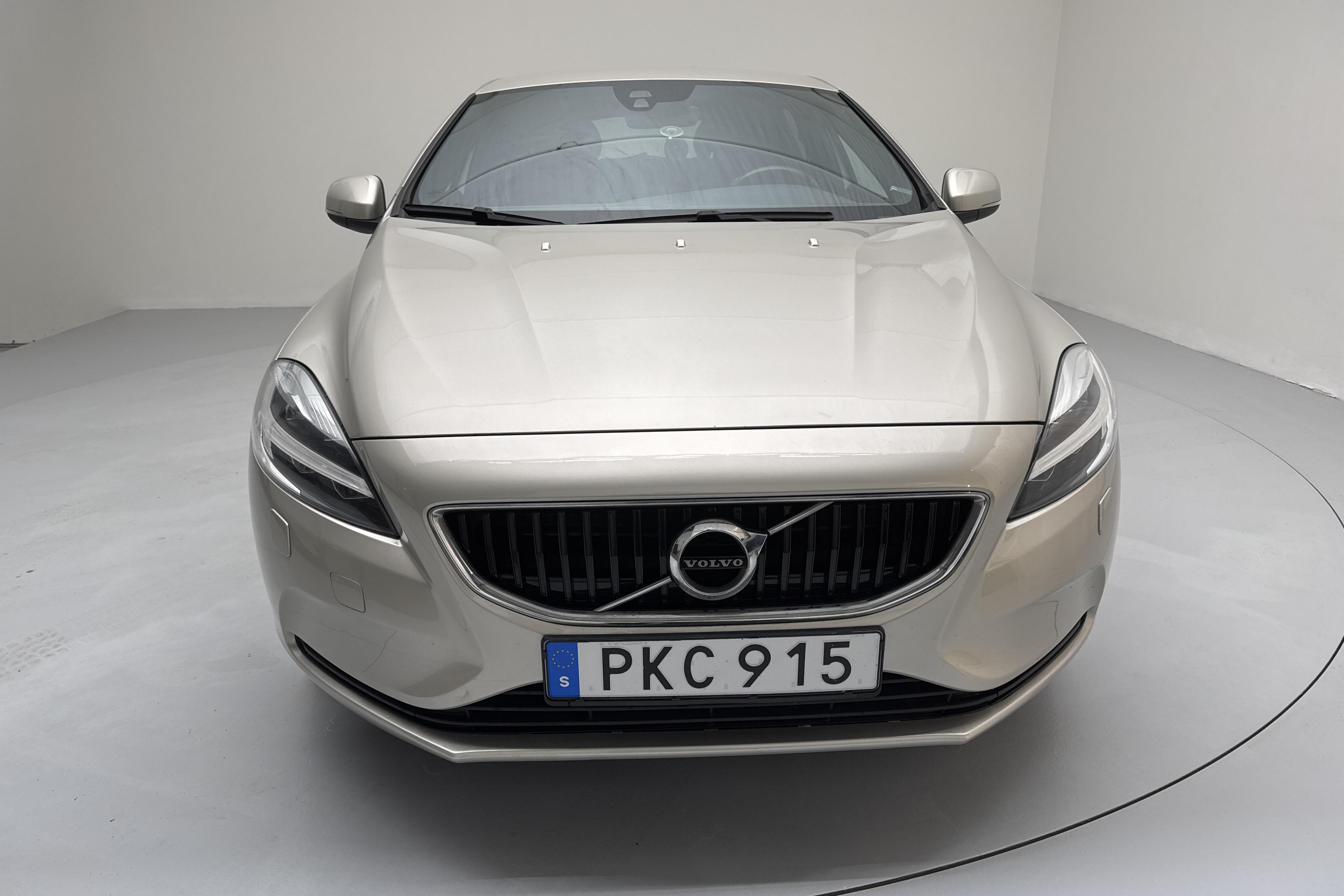 Volvo V40 D2 (120hk) - 7 378 mil - Automat - Light Brown - 2018