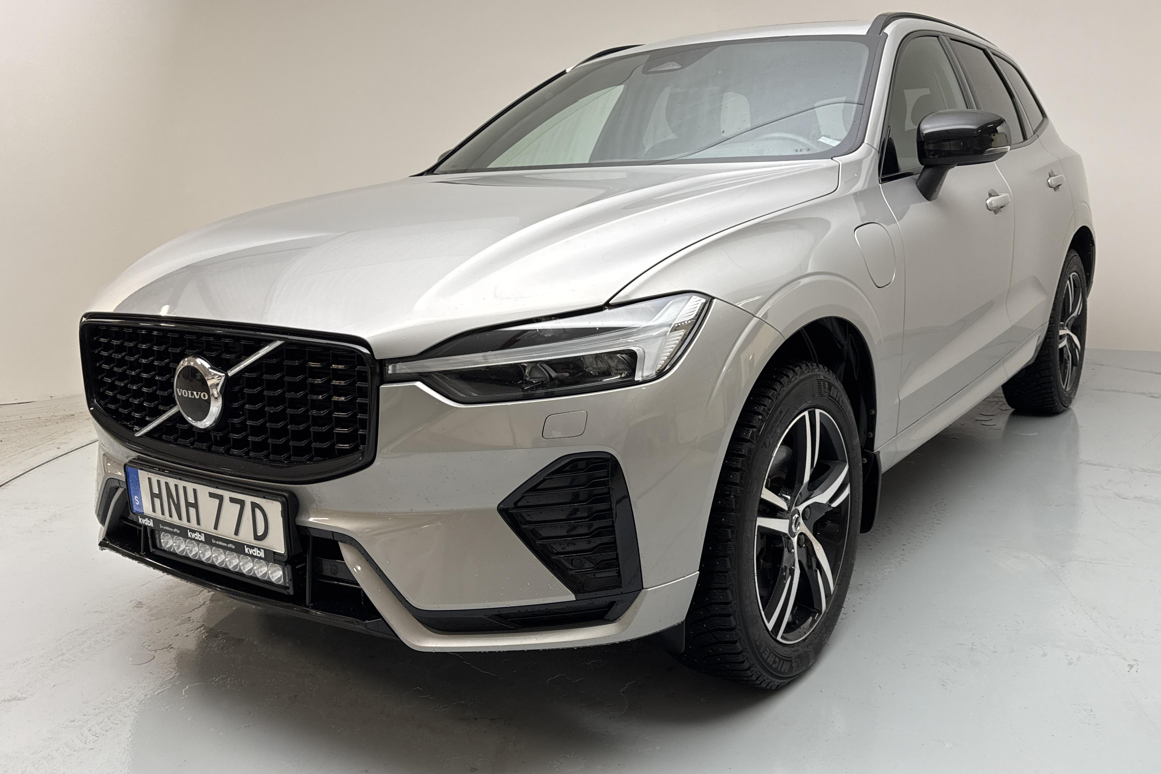 Volvo XC60 T6 AWD Recharge (350hk) - 124 550 km - Automaattinen - hopea - 2022