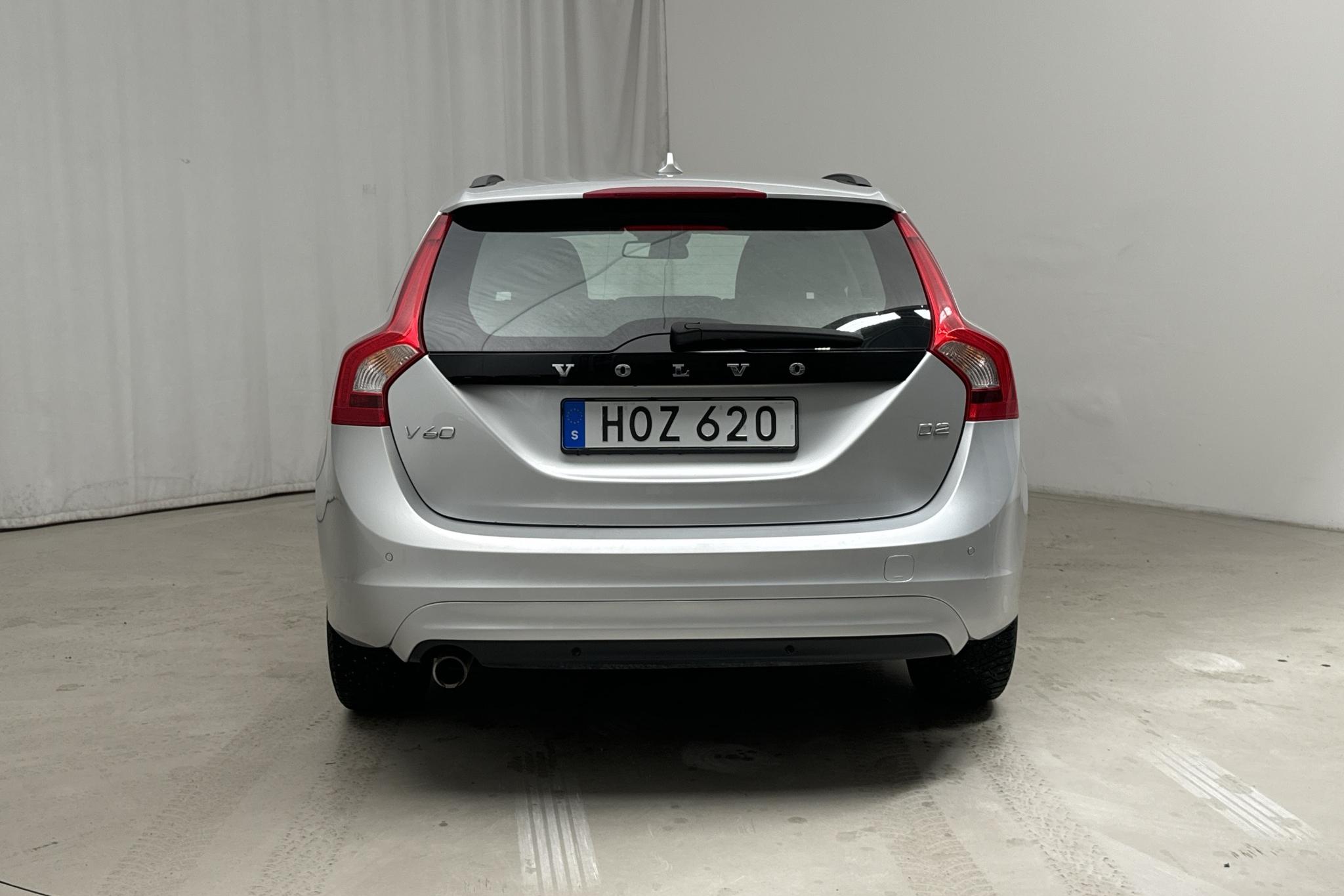 Volvo V60 D2 (115hk) - 27 458 mil - Manuell - silver - 2015