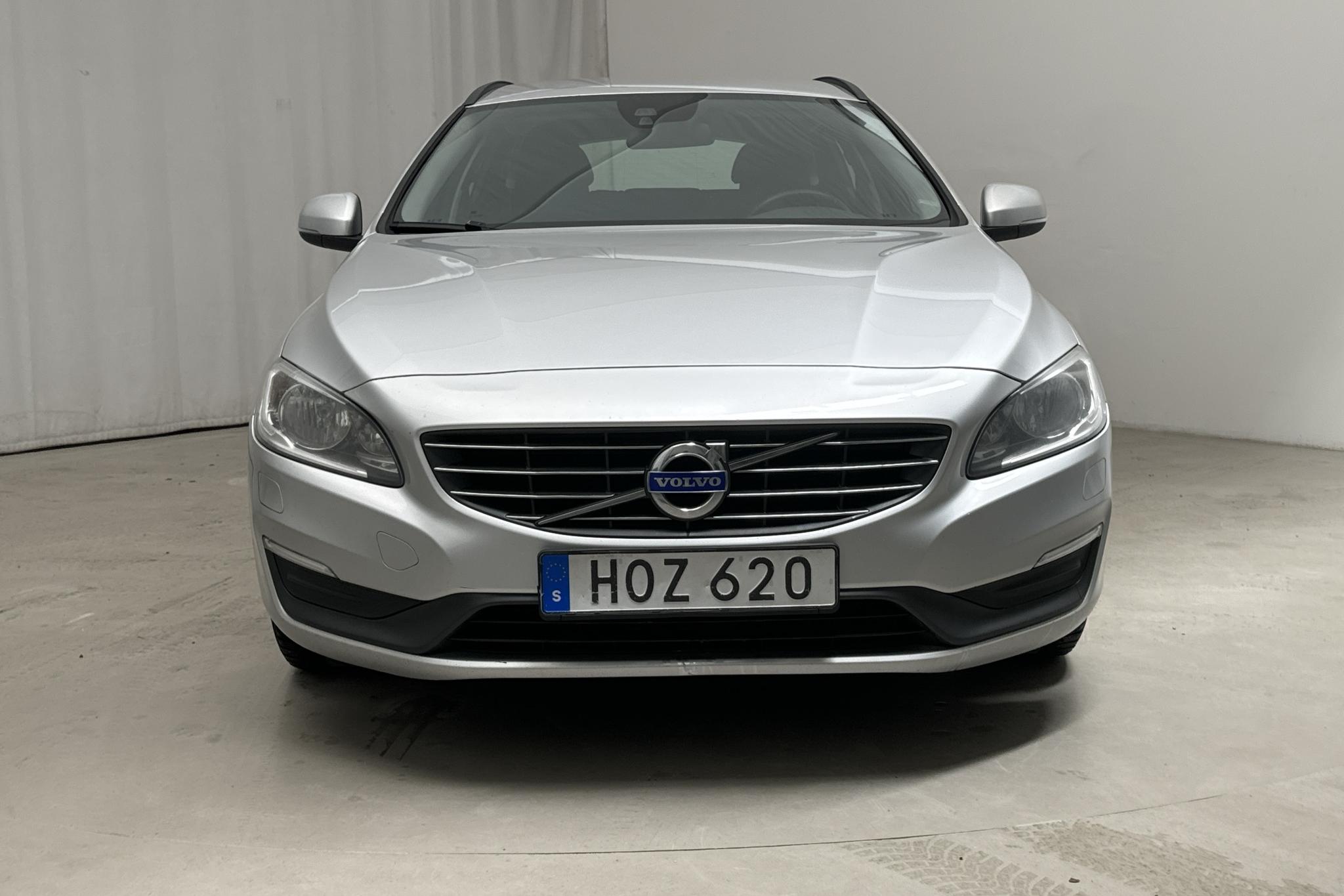 Volvo V60 D2 (115hk) - 27 458 mil - Manuell - silver - 2015