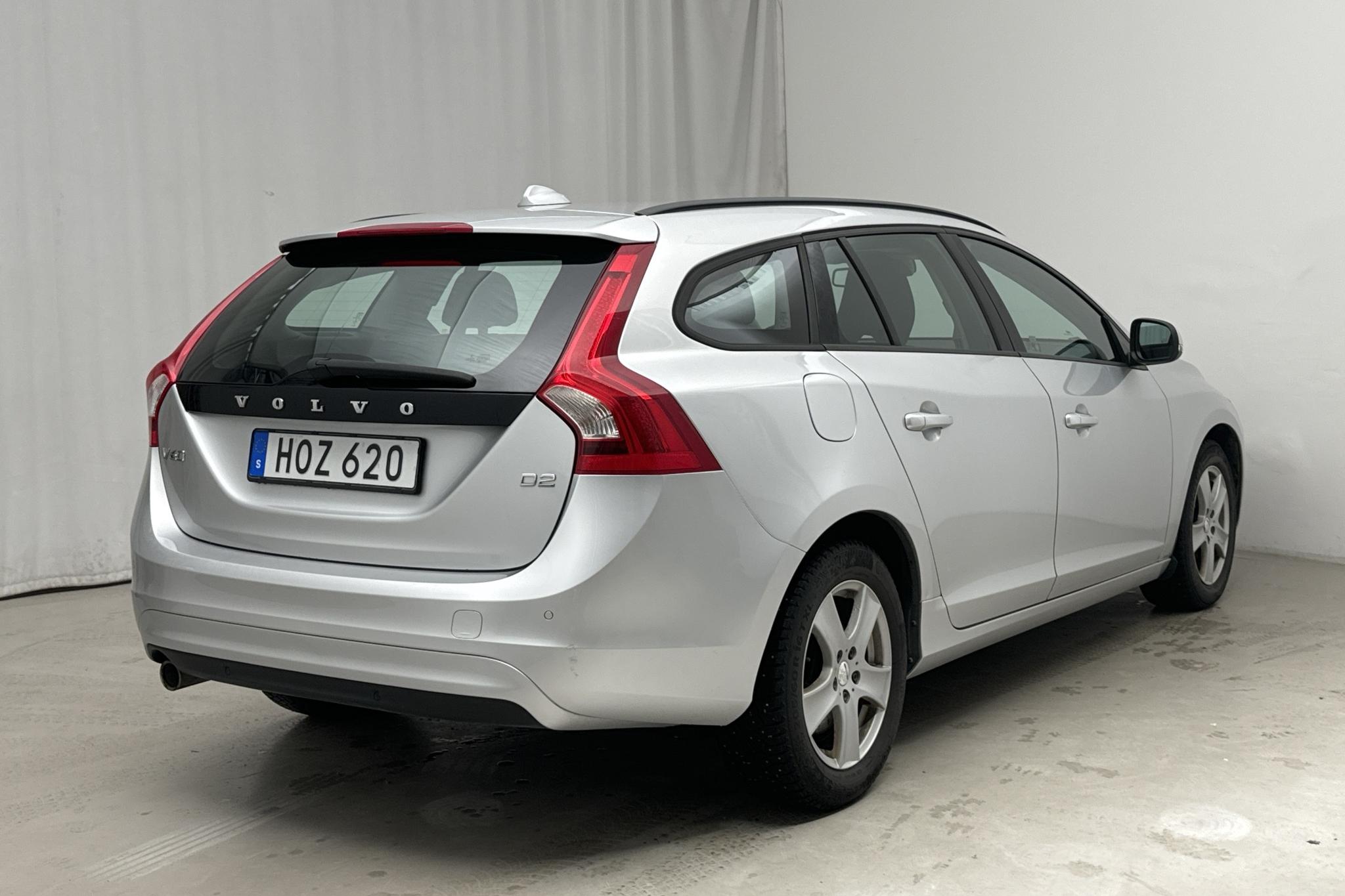 Volvo V60 D2 (115hk) - 27 458 mil - Manuell - silver - 2015