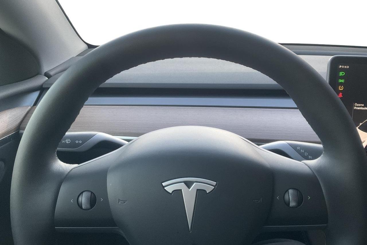 Tesla Model Y Performance Dual Motor AWD - 2 213 mil - Automat - vit - 2023