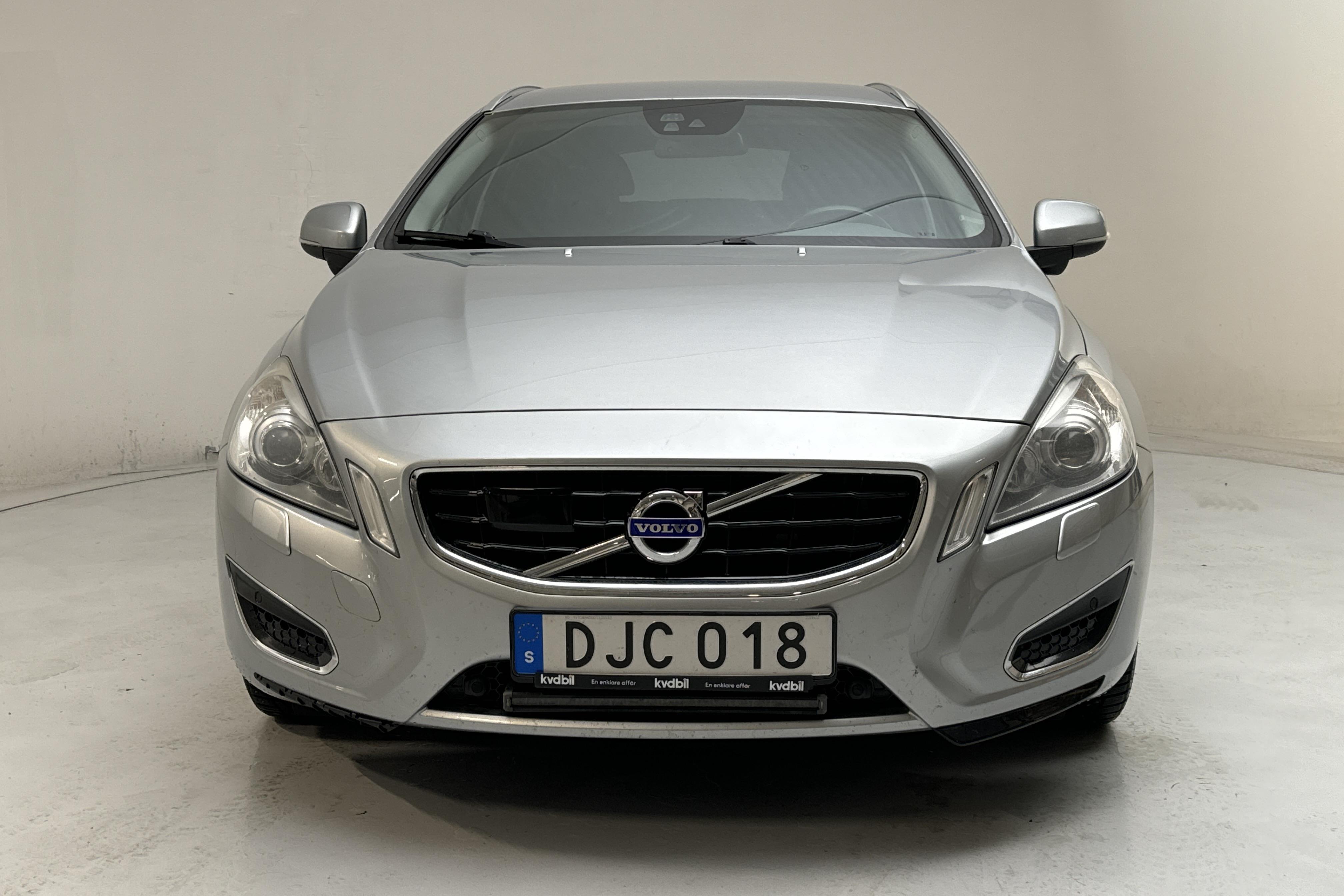 Volvo V60 D6 AWD Plug-in Hybrid (283hk) - 301 130 km - Automatic - silver - 2013