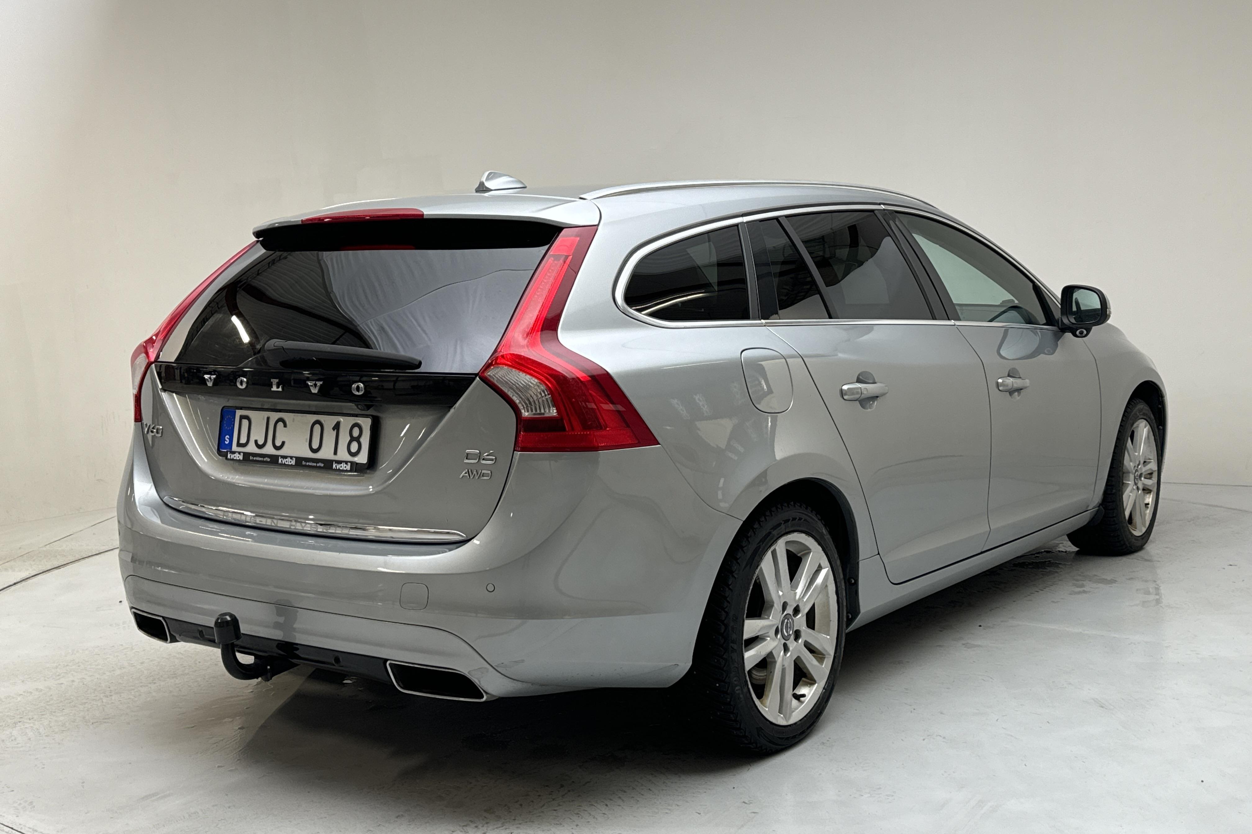 Volvo V60 D6 AWD Plug-in Hybrid (283hk) - 301 130 km - Automatic - silver - 2013