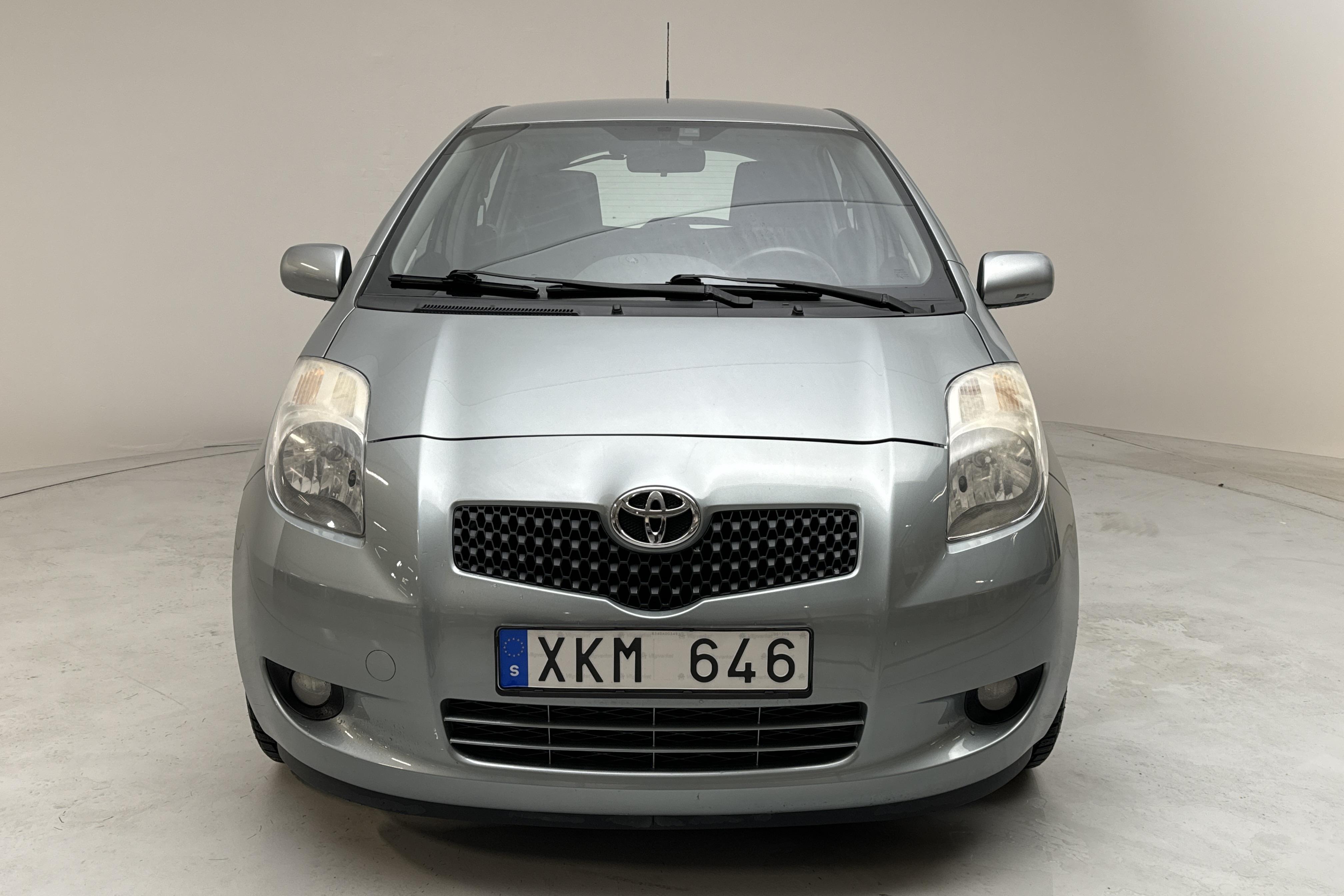 Toyota Yaris 1.3 5dr (87hk) - 37 280 km - Manualna - szary - 2006