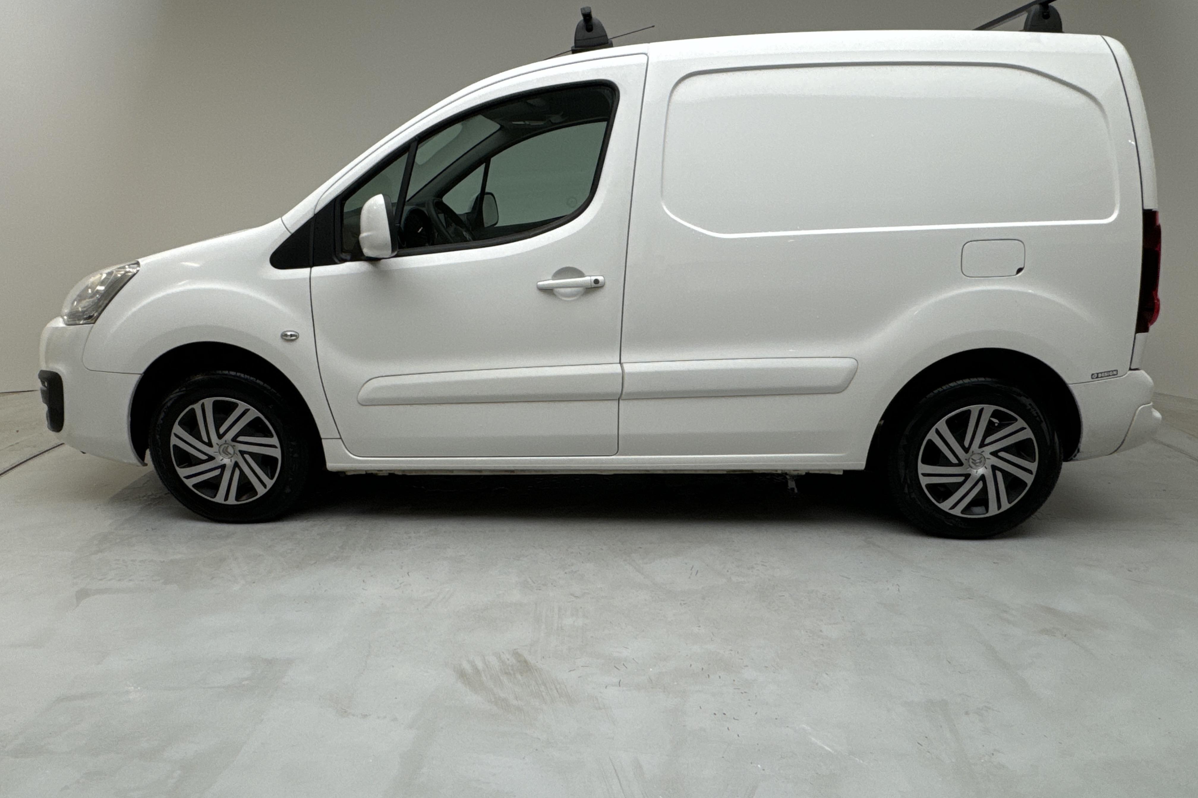 Citroen Berlingo 1.6 BlueHDi Skåp (100hk) - 173 130 km - Manuaalinen - valkoinen - 2017