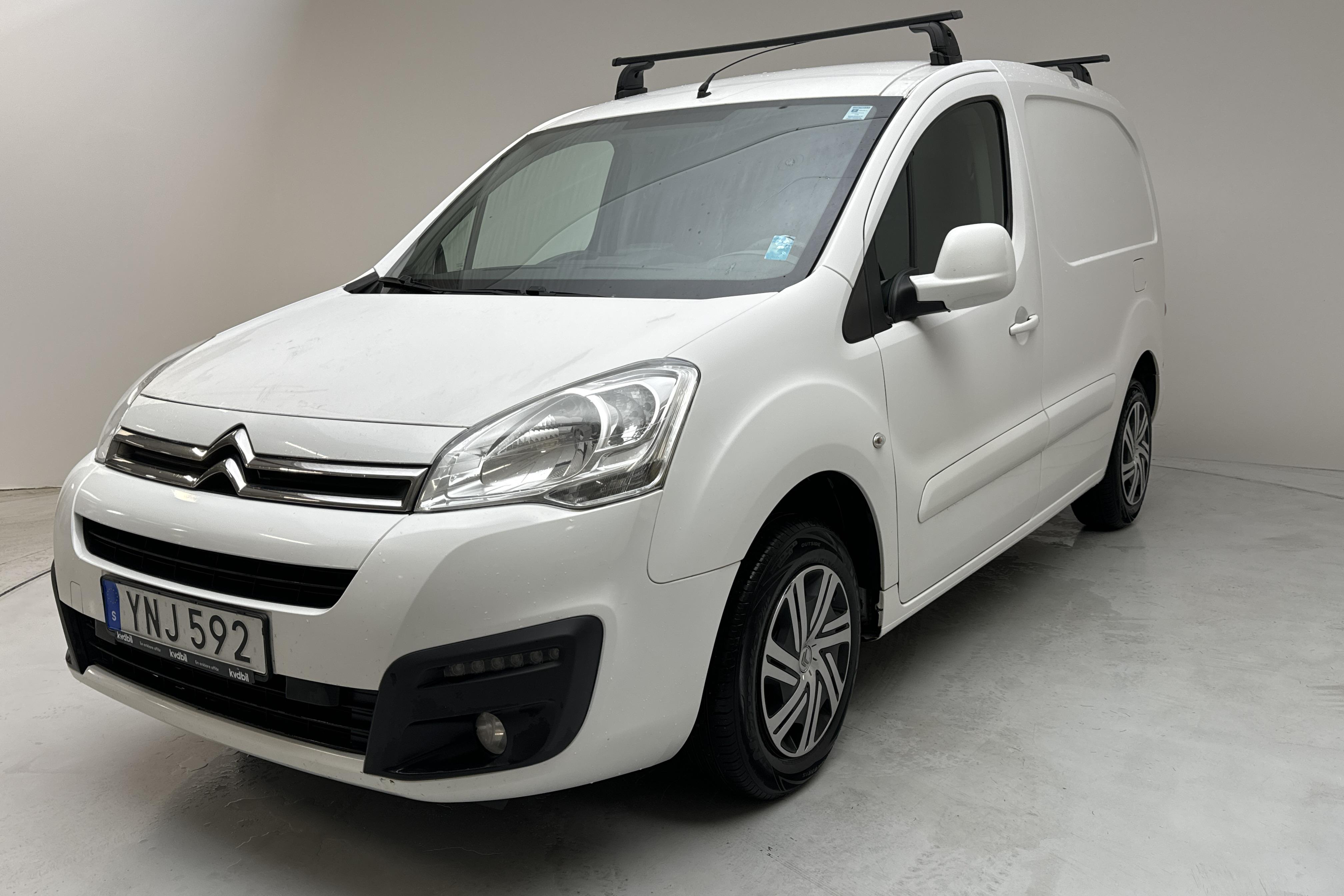 Citroen Berlingo 1.6 BlueHDi Skåp (100hk) - 173 130 km - Manuaalinen - valkoinen - 2017