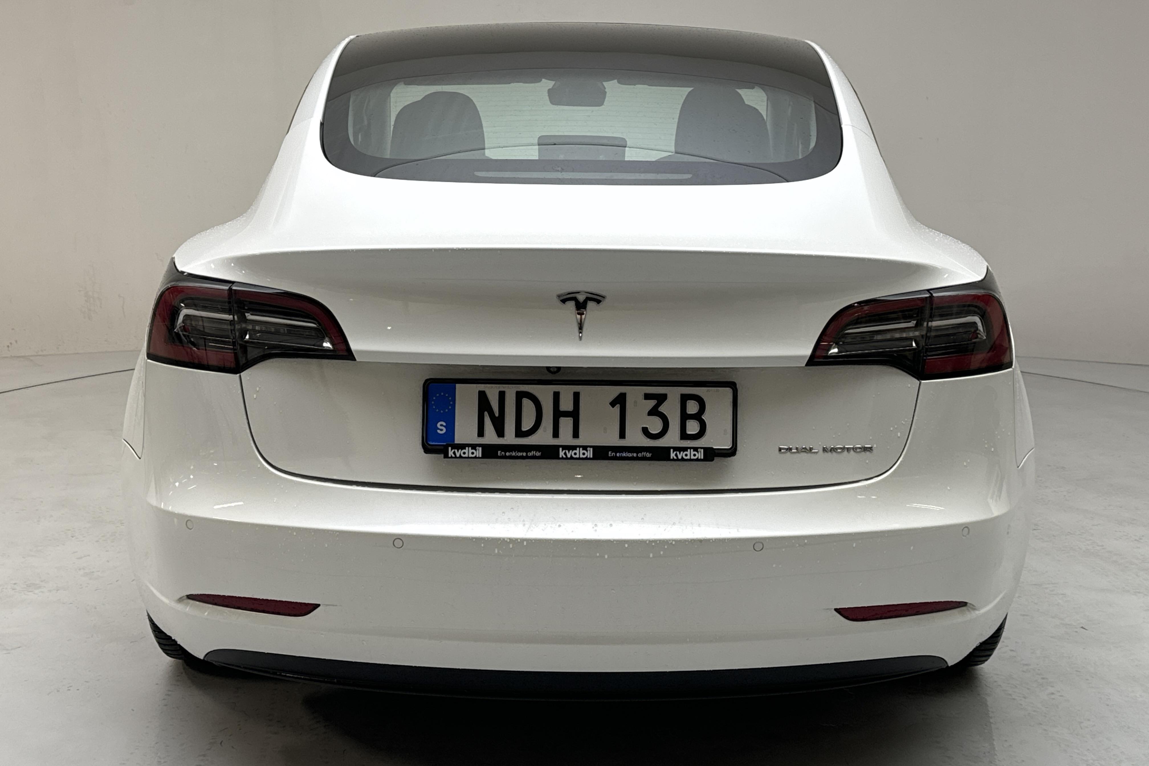 Tesla Model 3 Long Range Dual Motor AWD - 130 160 km - Automatic - white - 2021