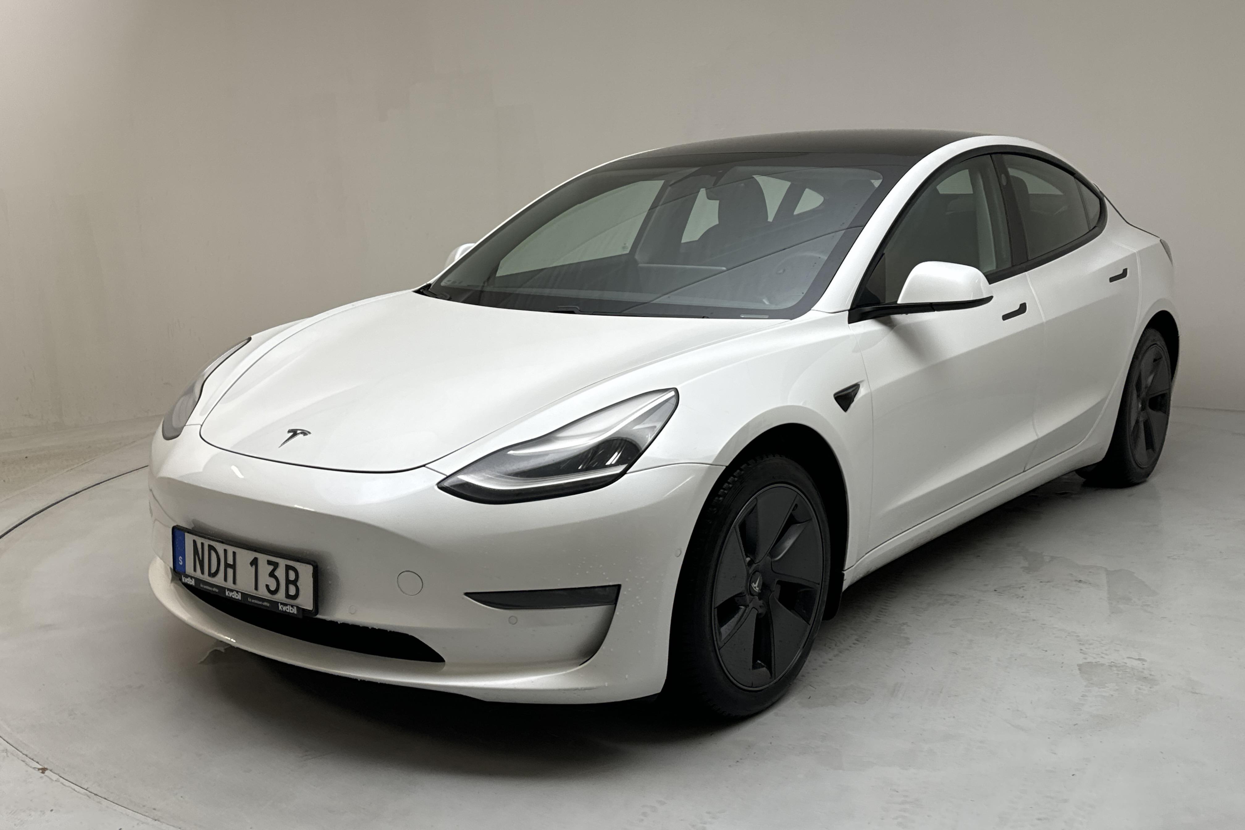 Tesla Model 3 Long Range Dual Motor AWD - 130 160 km - Automatic - white - 2021