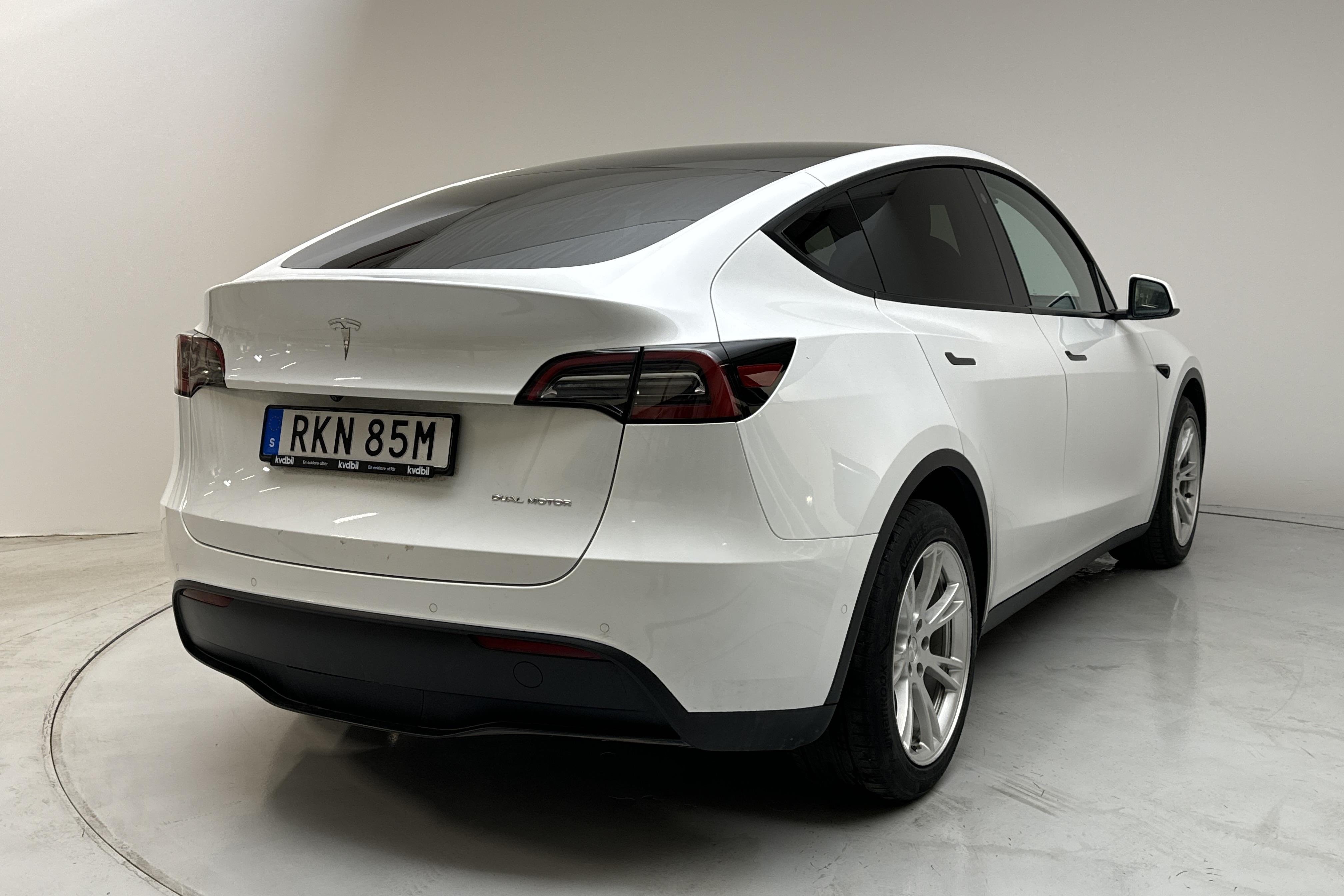 Tesla Model Y Long Range Dual Motor AWD - 87 710 km - Automatic - white - 2021