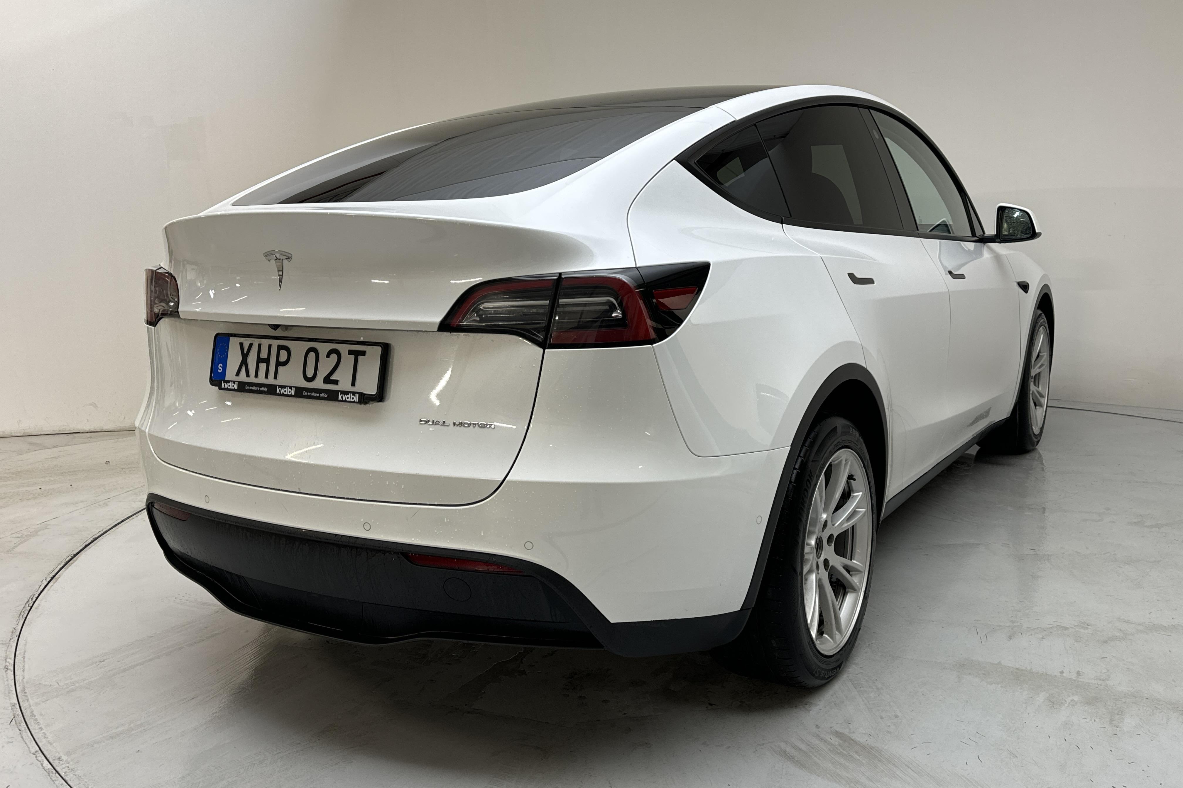 Tesla Model Y Long Range Dual Motor AWD - 9 901 mil - Automat - vit - 2021