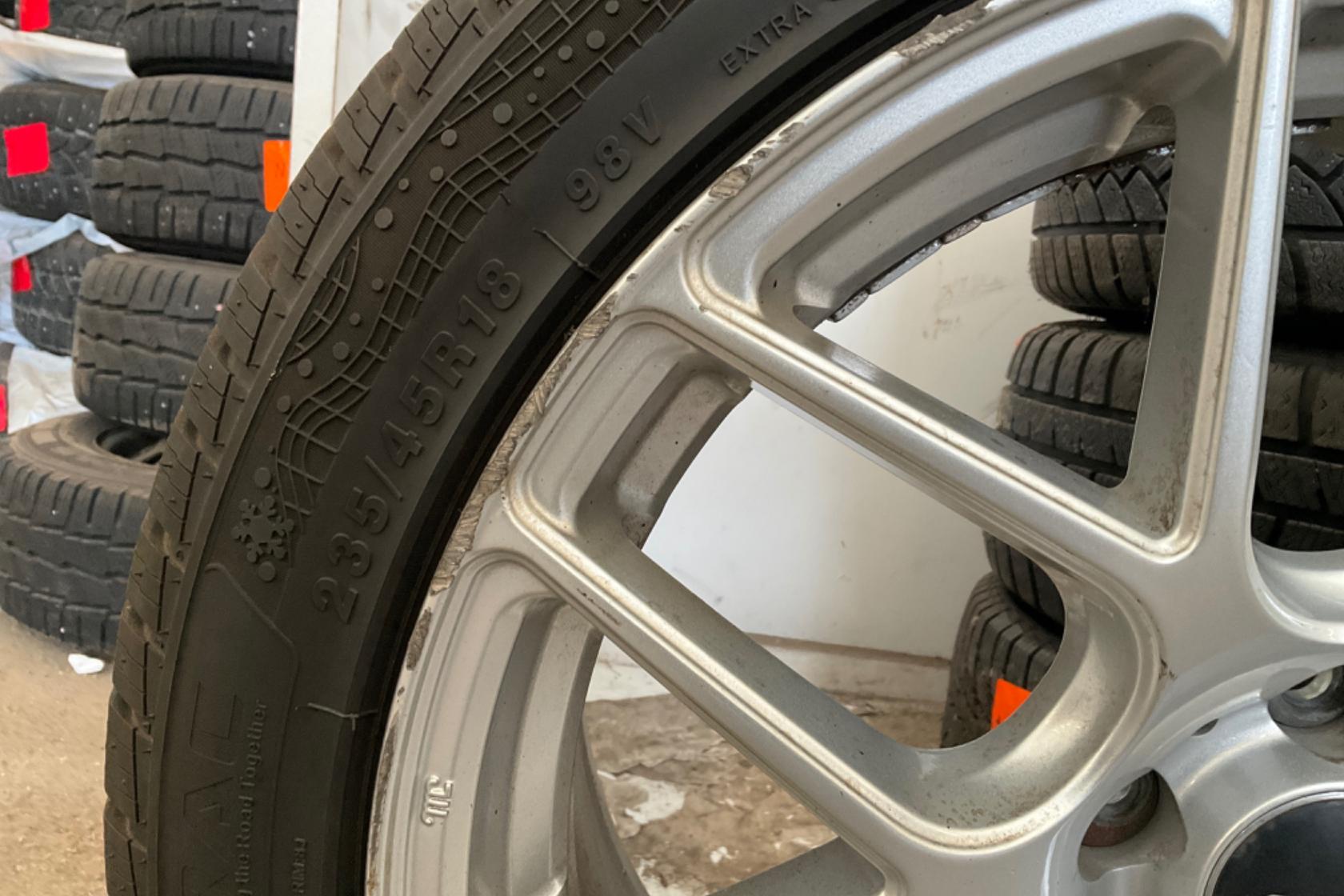 Vinterhjul (nr 91) GREENTRAC 235/45R18 - 0 km