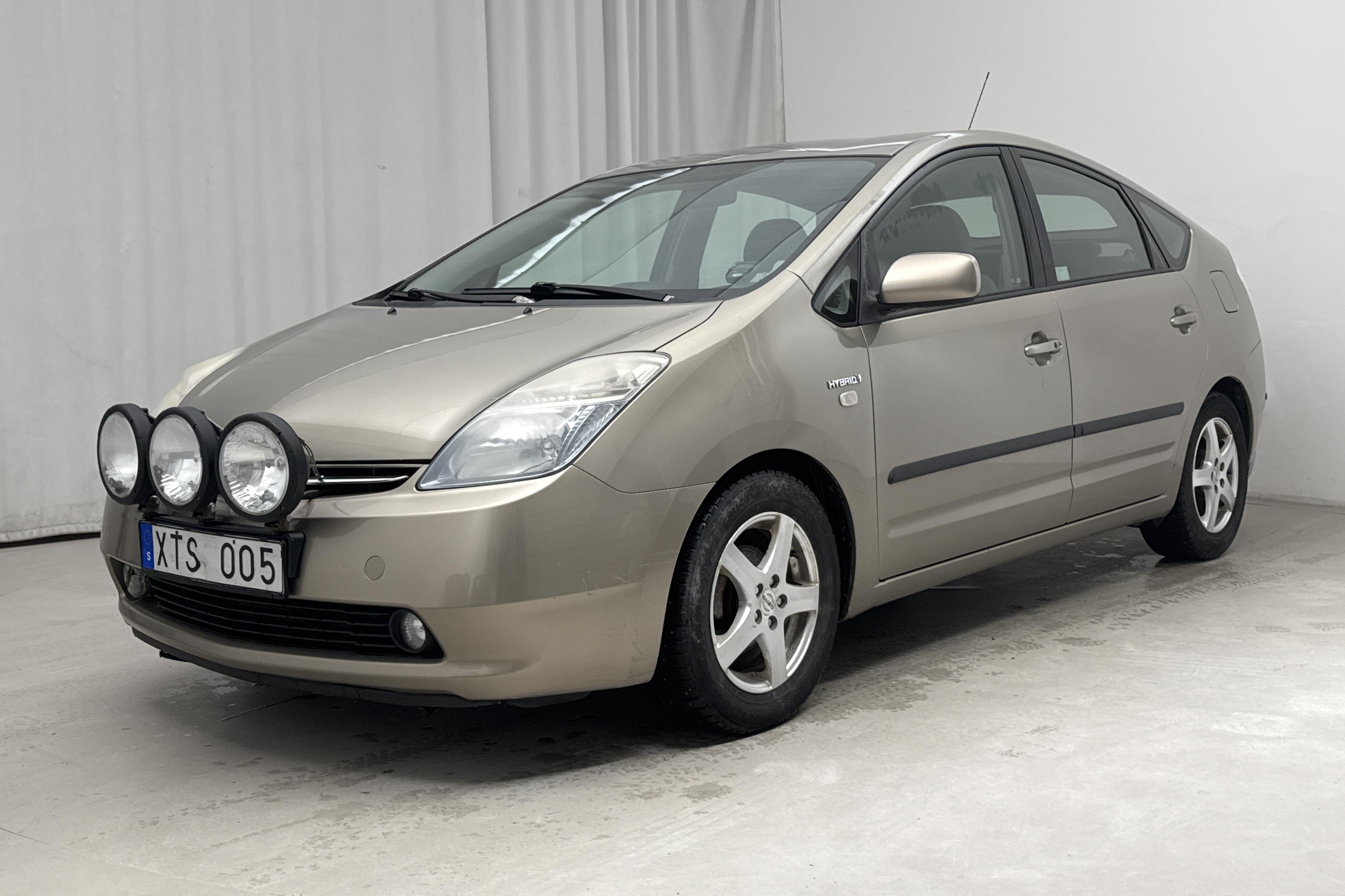 Toyota Prius 1.5 Hybrid (78hk) - 272 940 km - Automatyczna - Light Brown - 2006