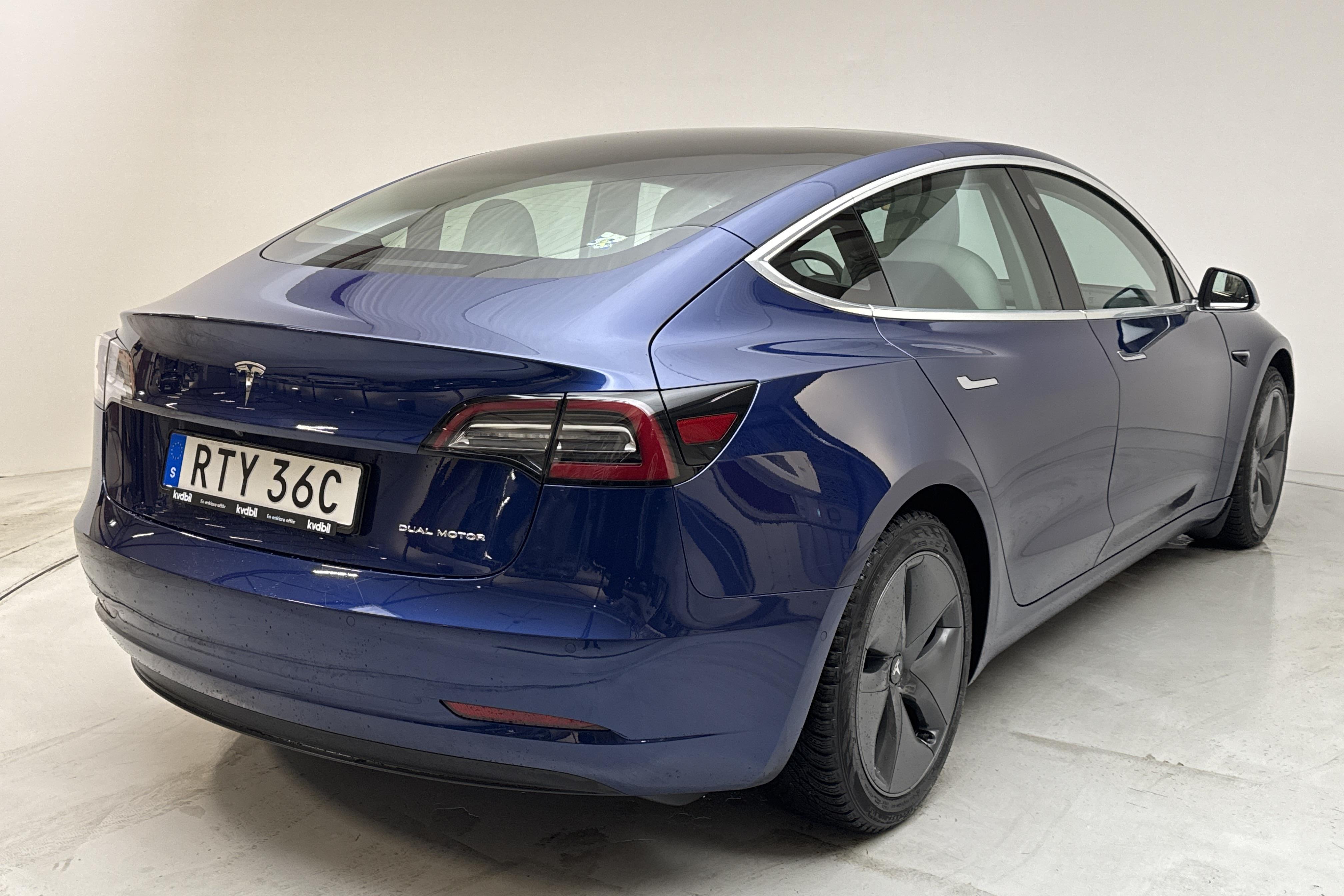 Tesla Model 3 Long Range Dual Motor AWD - 65 400 km - Automaattinen - sininen - 2020