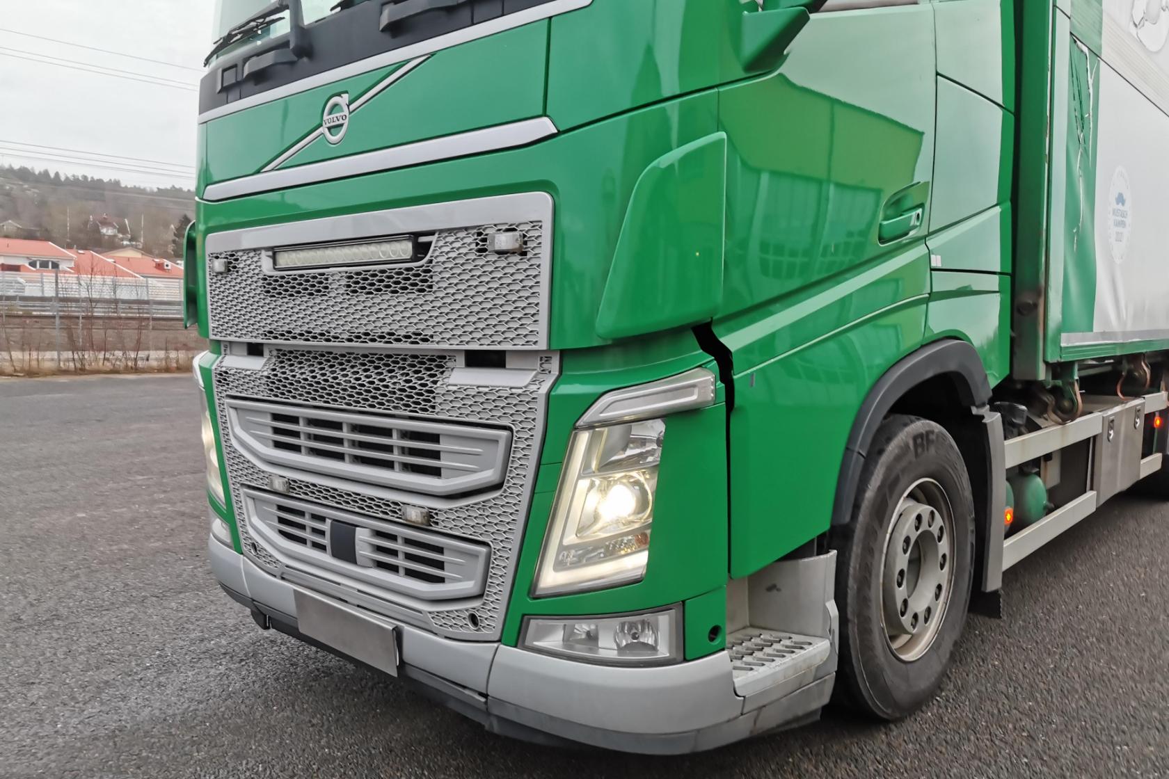 Volvo FH550 säljs med släp 7228288 - 698 644 km - Automatic - 2018