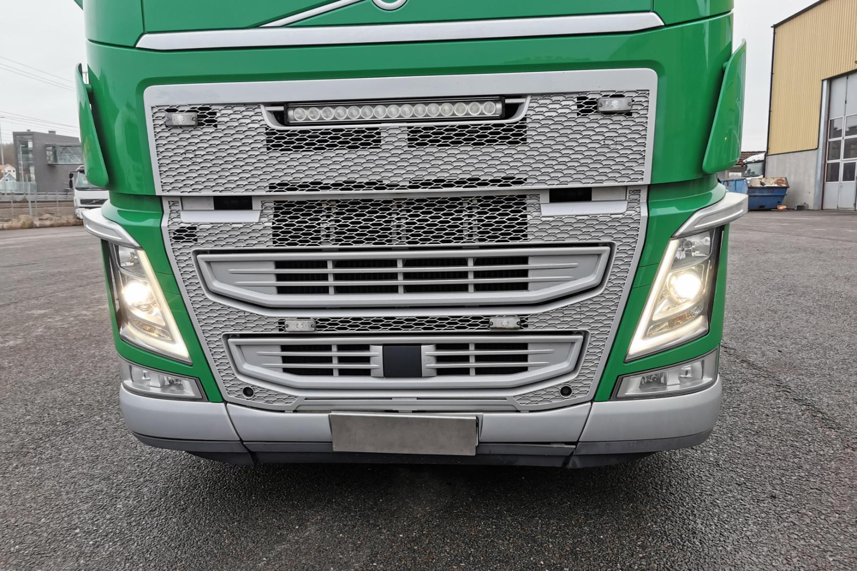 Volvo FH550 säljs med släp 7228288 - 698 644 km - Automatic - 2018