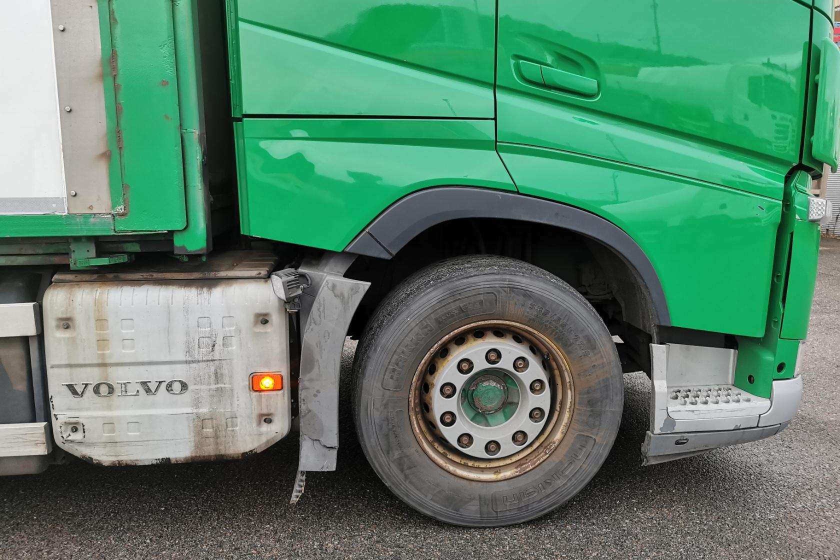 Volvo FH550 säljs med släp 7228288 - 698 644 km - Automatic - 2018