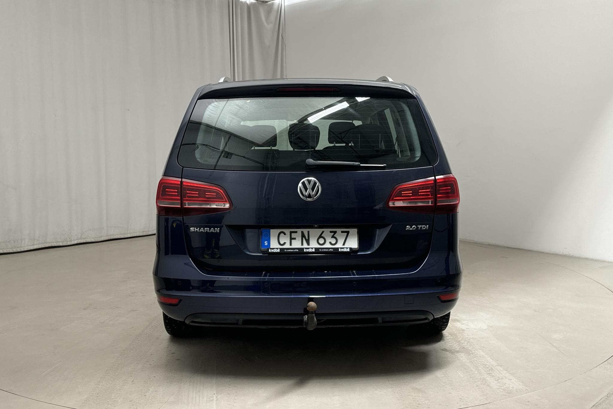 VW Sharan 2.0 TDI (150hk) - 27 511 mil - Manuell - Dark Blue - 2016