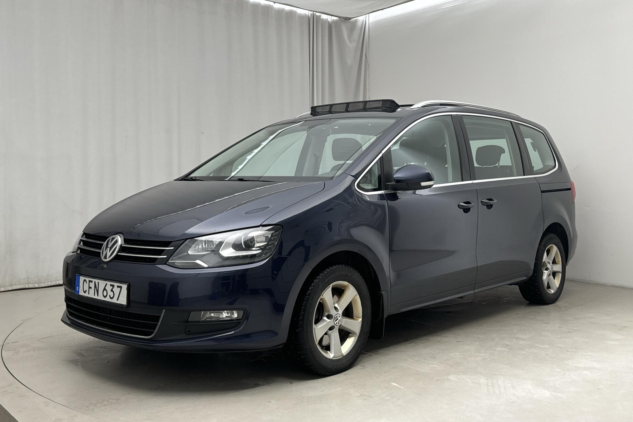 VW Sharan 2.0 TDI (150hk) - 27 511 mil - Manuell - Dark Blue - 2016