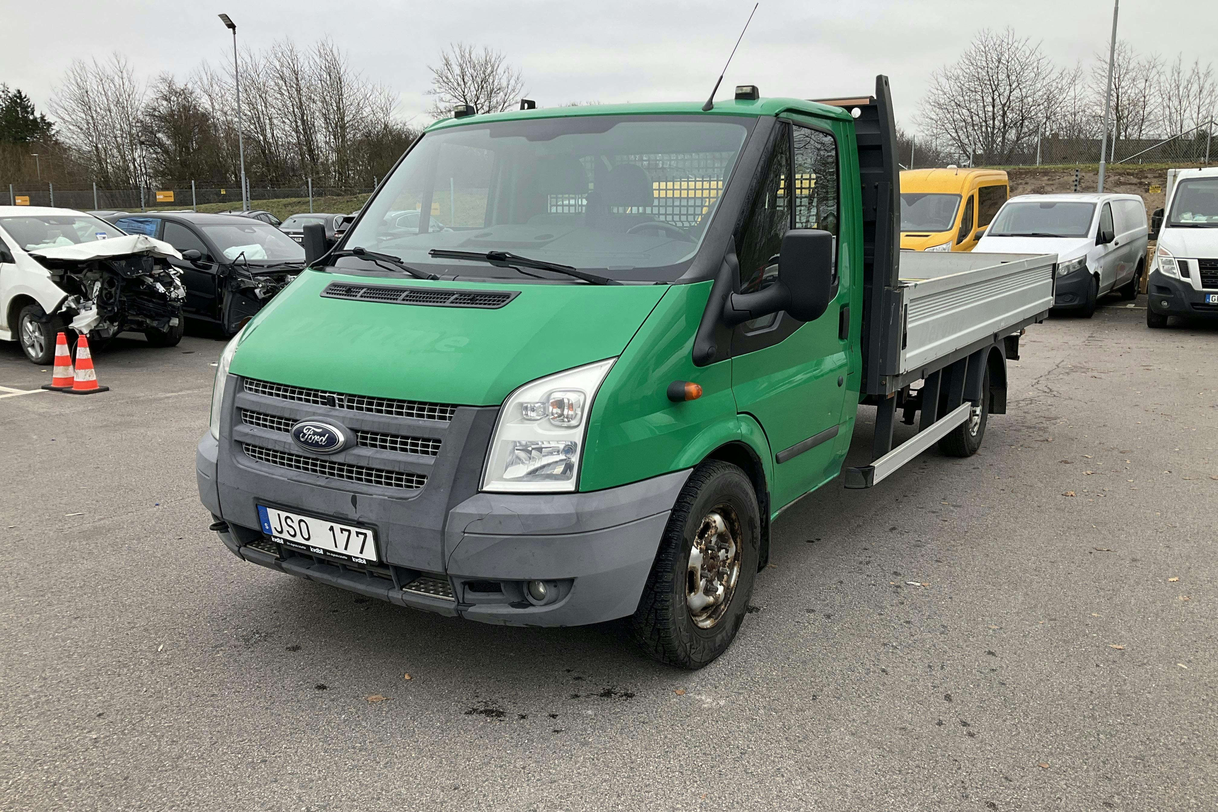 Ford Transit 350 2.2 TDCi Pickup (140hk) - 227 150 km - Manual - green - 2014