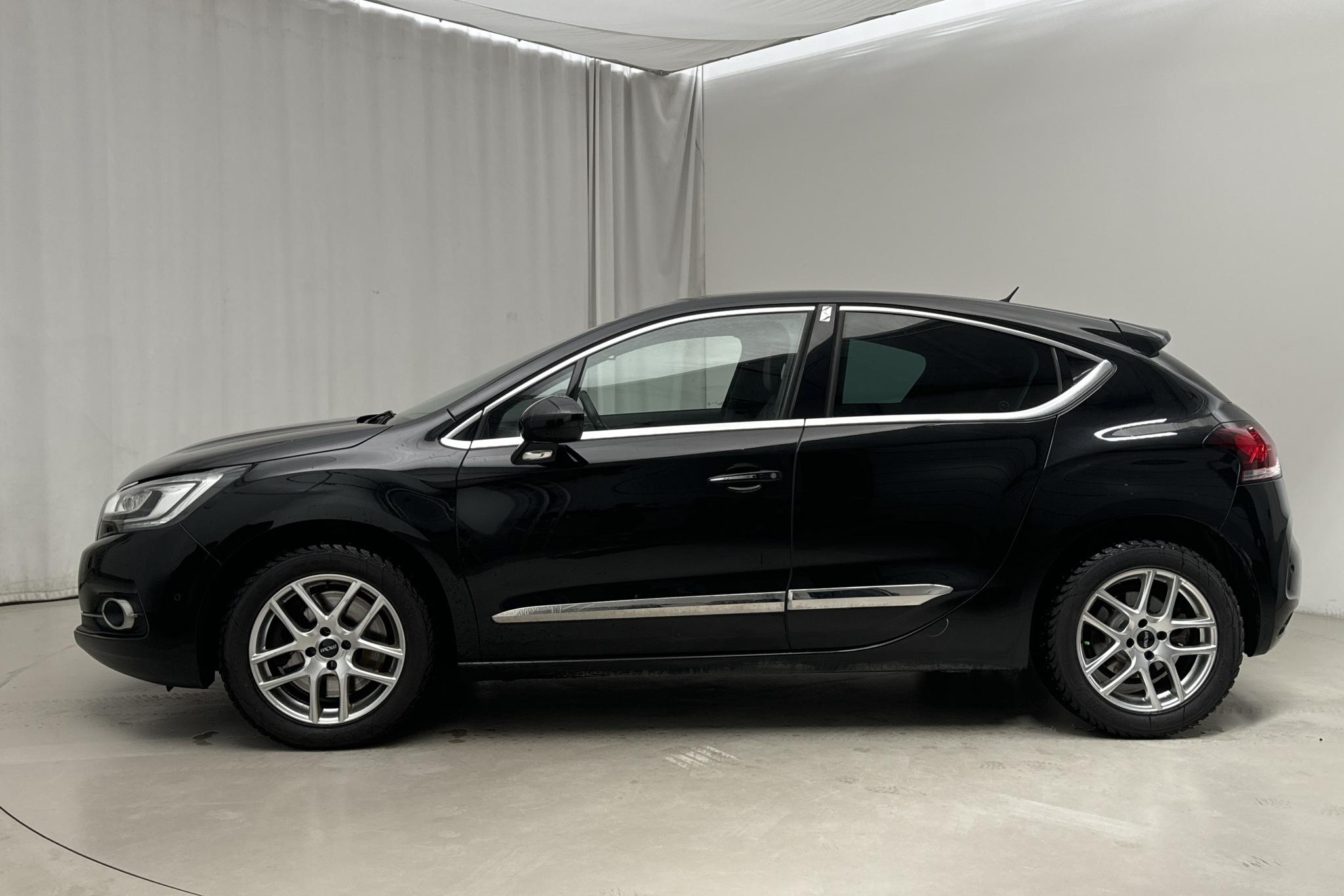 Citroen DS4 THP (210hk) - 10 868 mil - Manuell - svart - 2016