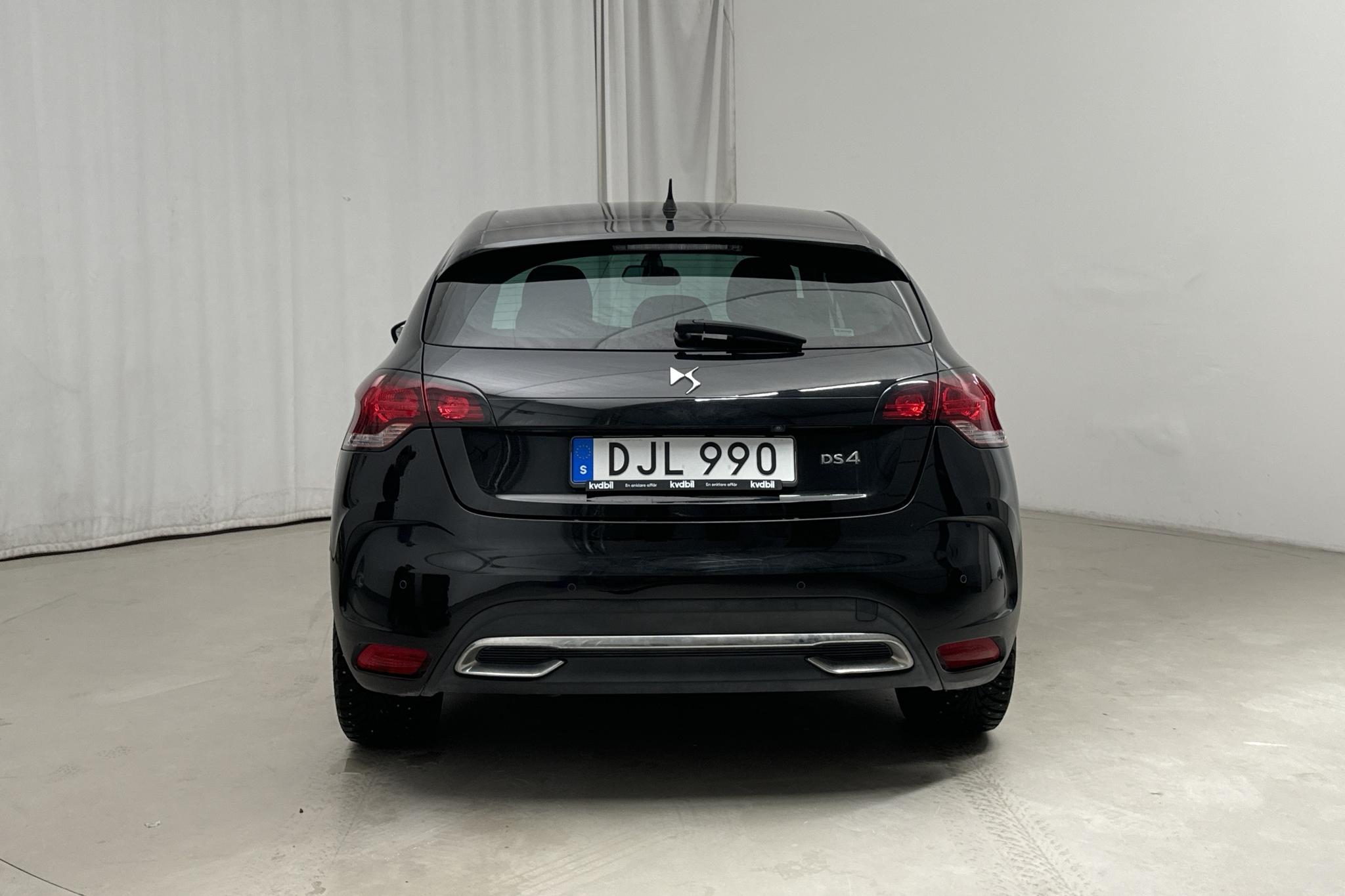 Citroen DS4 THP (210hk) - 10 868 mil - Manuell - svart - 2016