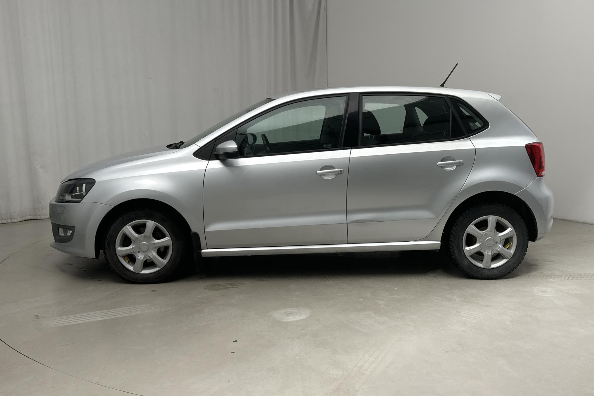 VW Polo 1.4 5dr (85hk) - 179 670 km - Automatyczna - srebro - 2011