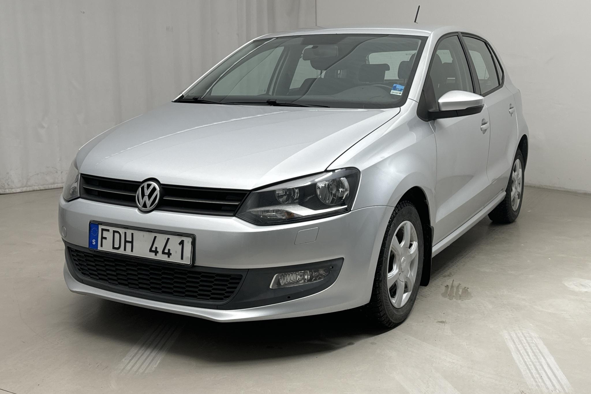 VW Polo 1.4 5dr (85hk) - 179 670 km - Automatyczna - srebro - 2011