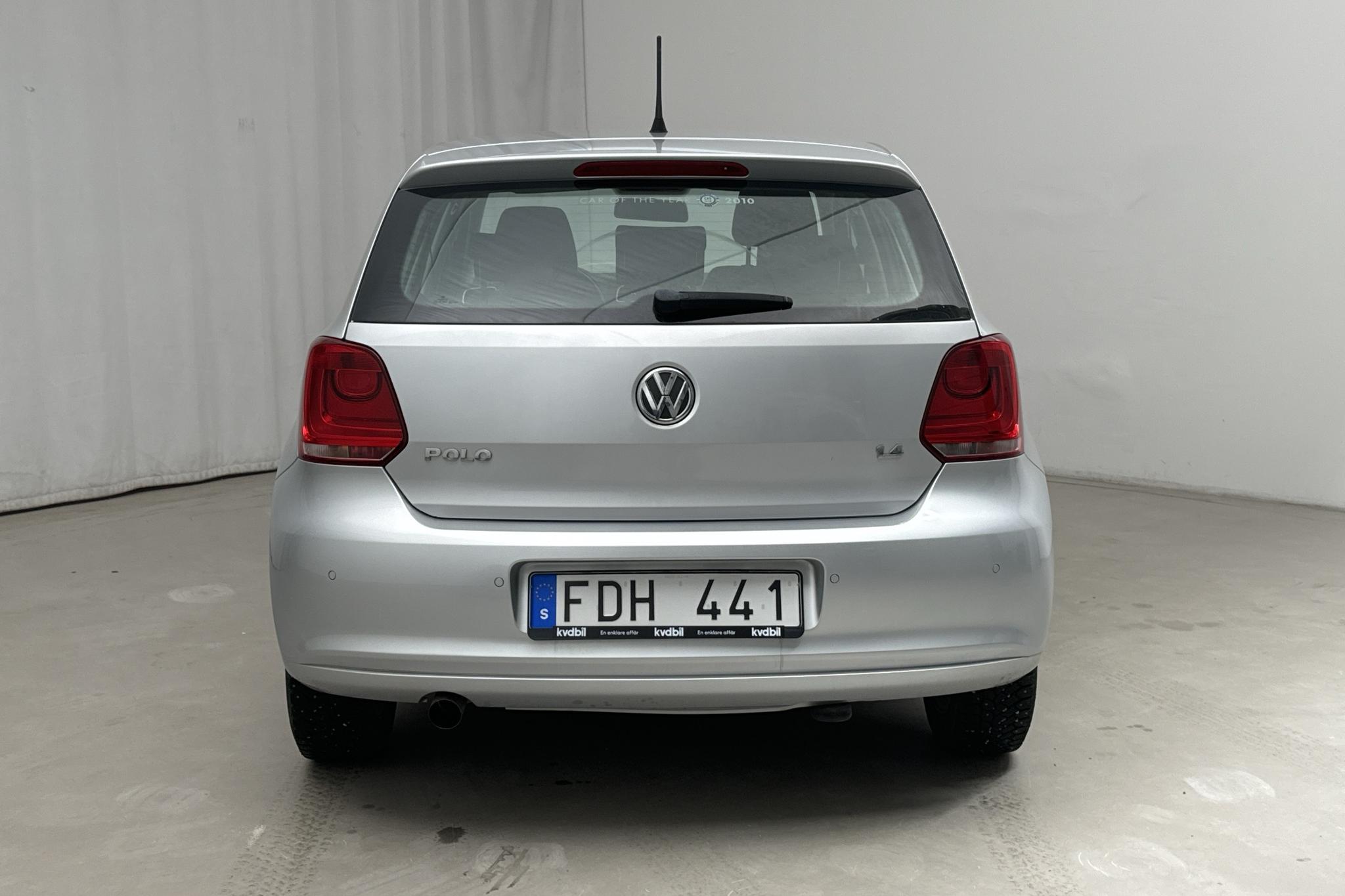 VW Polo 1.4 5dr (85hk) - 179 670 km - Automatyczna - srebro - 2011