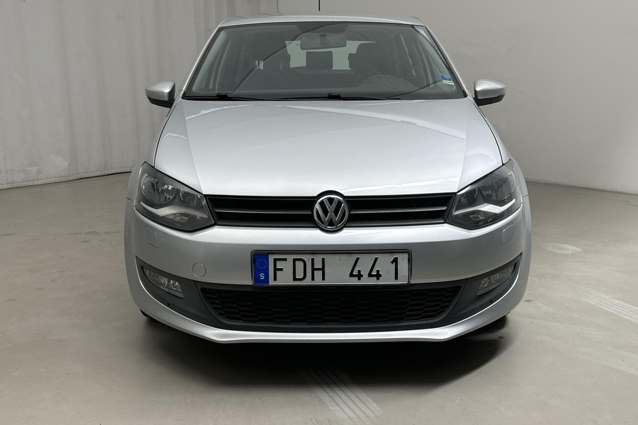 VW Polo 1.4 5dr (85hk) - 179 670 km - Automatyczna - srebro - 2011