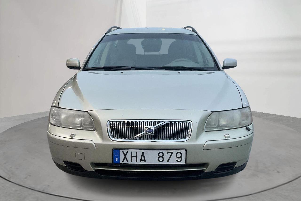 Volvo V70 2.4 (140hk) - 17 589 mil - Manuell - Light Brown - 2006