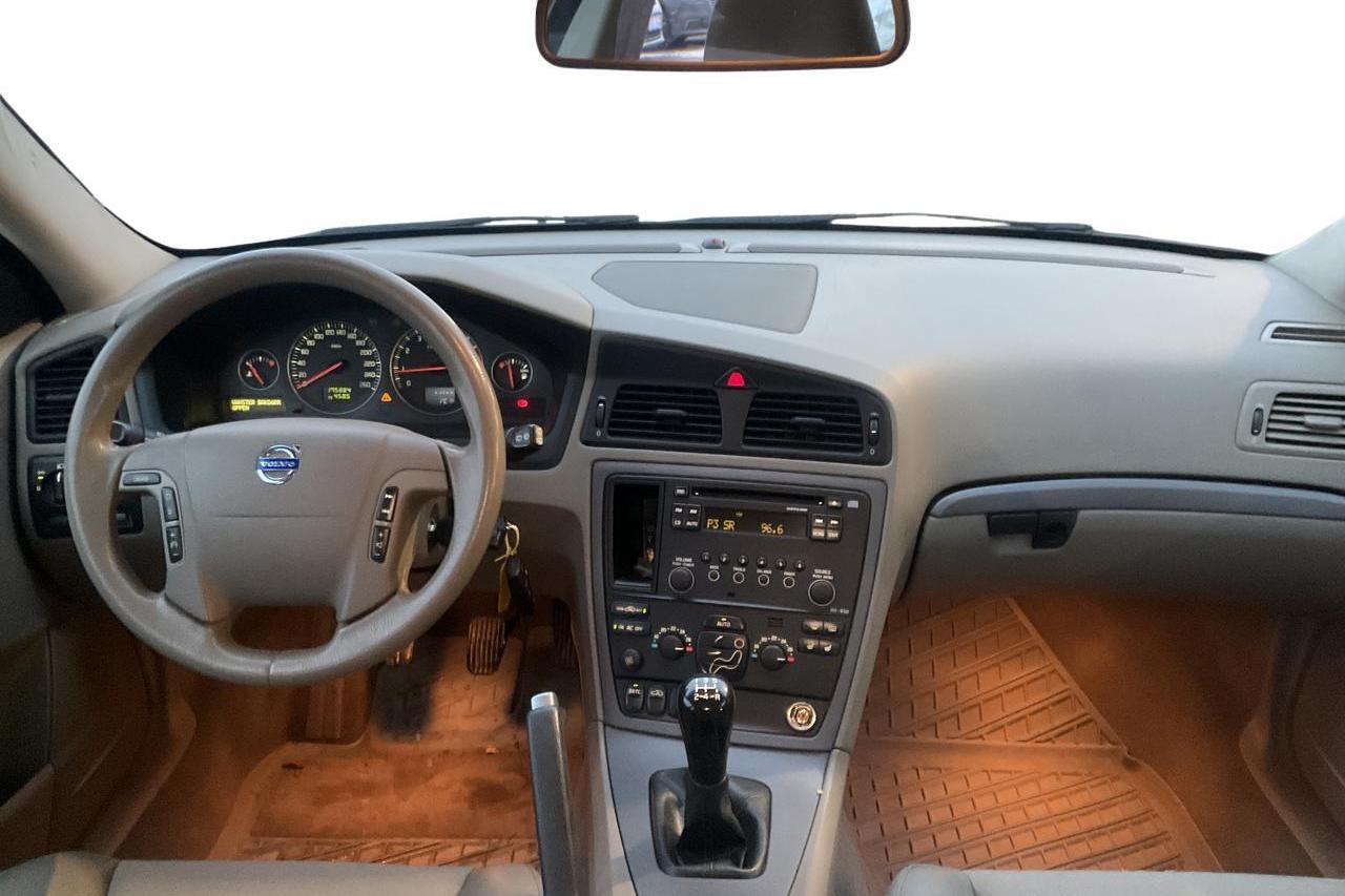 Volvo V70 2.4 (140hk) - 17 589 mil - Manuell - Light Brown - 2006