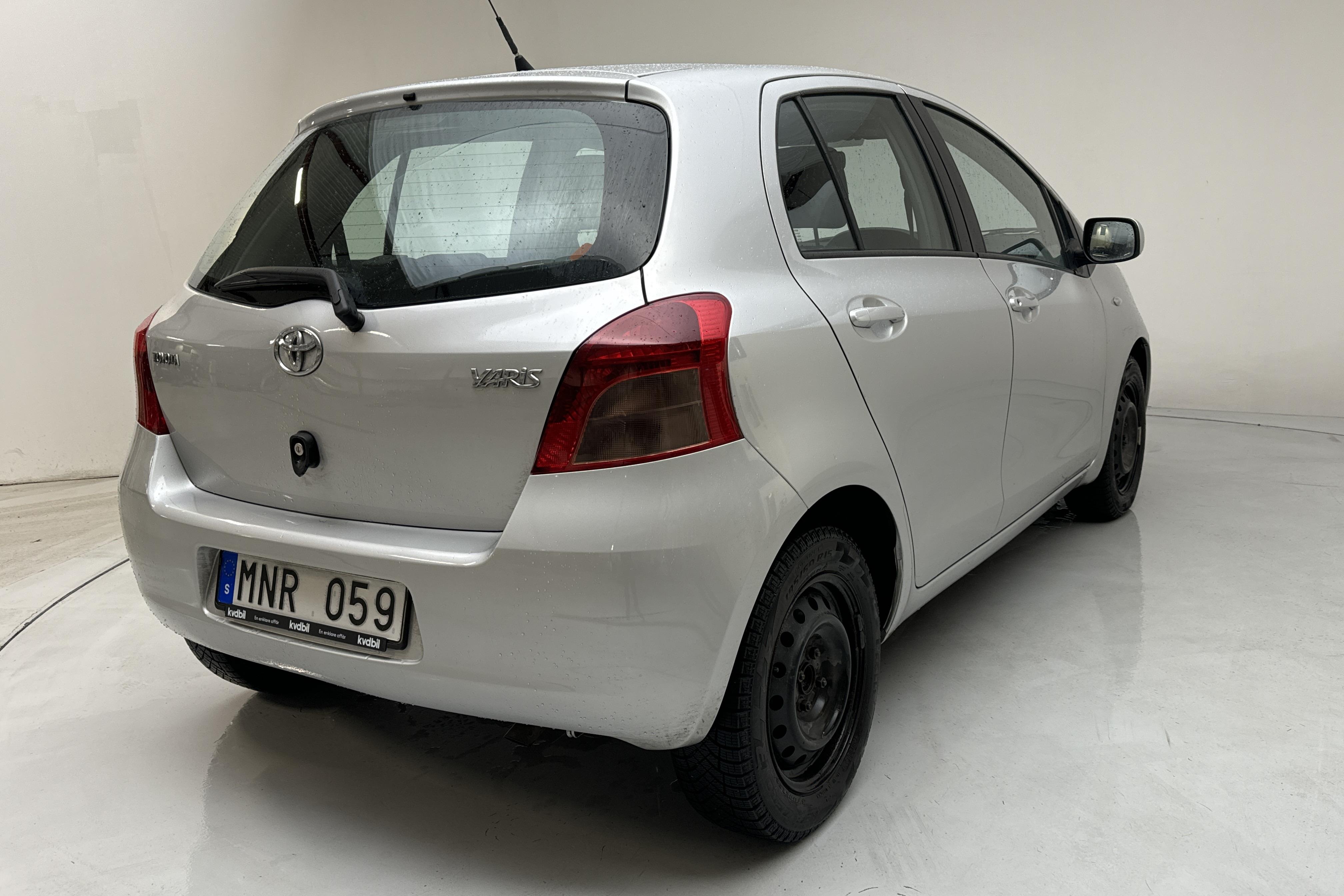 Toyota Yaris 1.3 5dr (87hk) - 9 967 mil - Manuell - silver - 2008