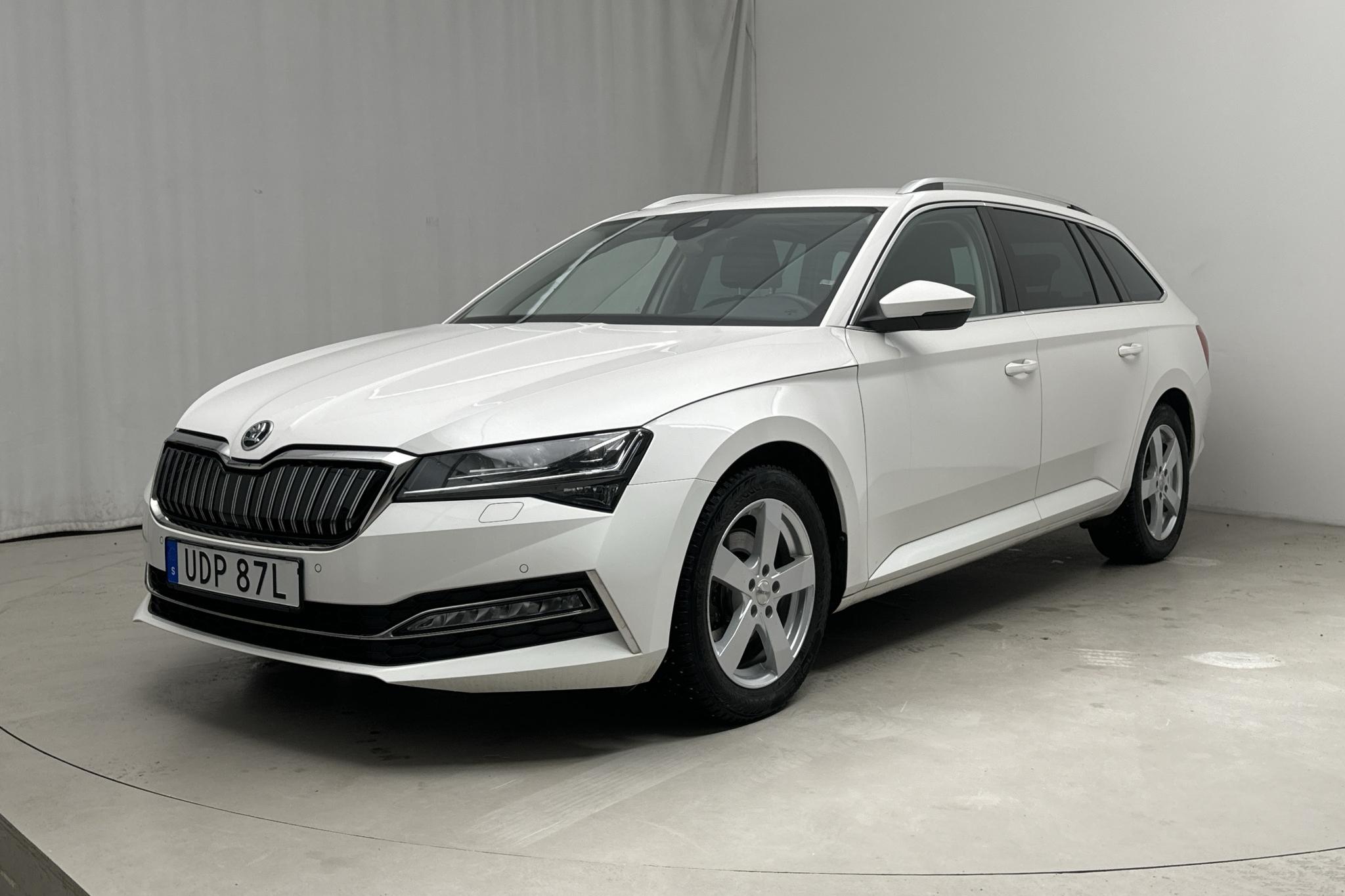 Skoda Superb 1.4 TSI PHEV Kombi (218hk) - 68 800 km - Automatic - white - 2020