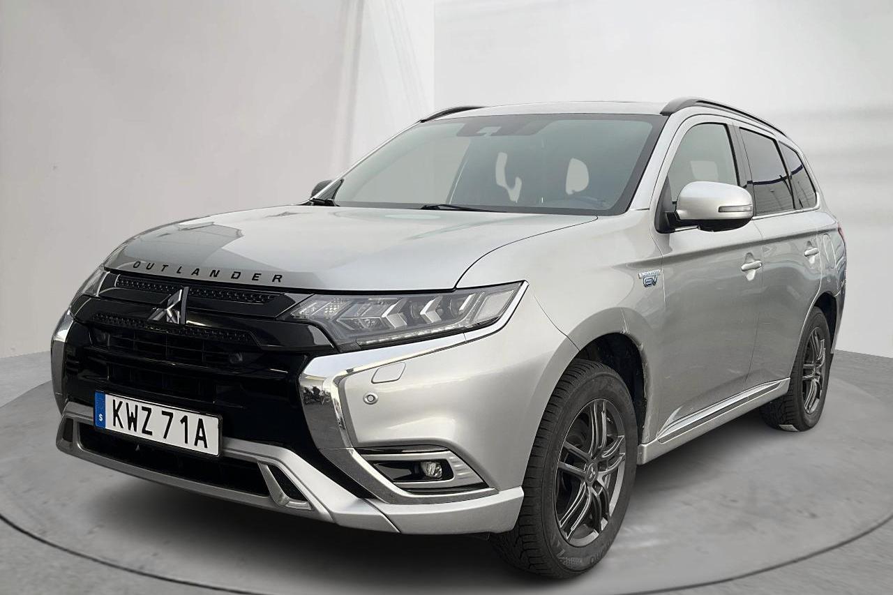 Mitsubishi Outlander 2.4 Plug-in Hybrid 4WD (136hk) - 12 333 mil - Automat - silver - 2020