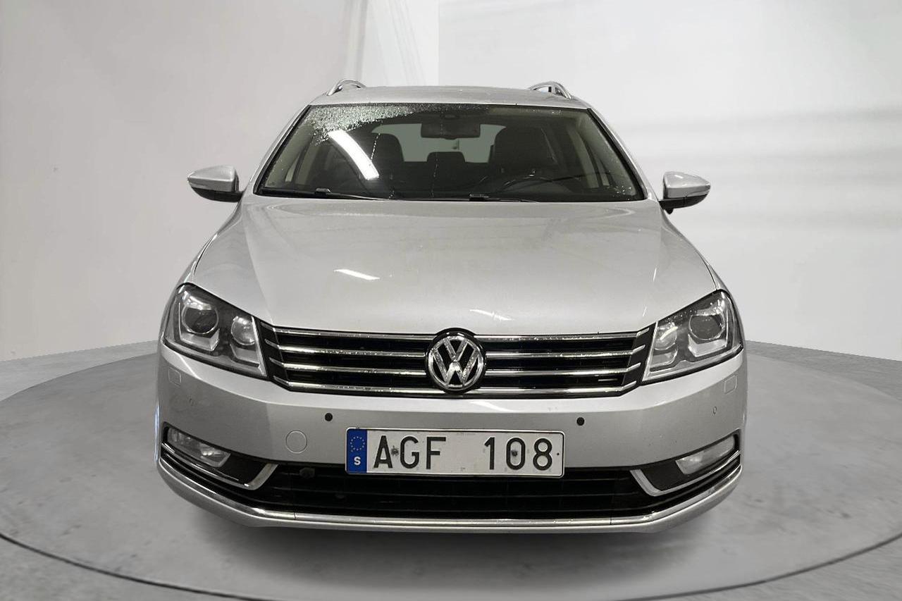 VW Passat 2.0 TDI BlueMotion Technology Variant (140hk) - 29 035 mil - Manuell - silver - 2012