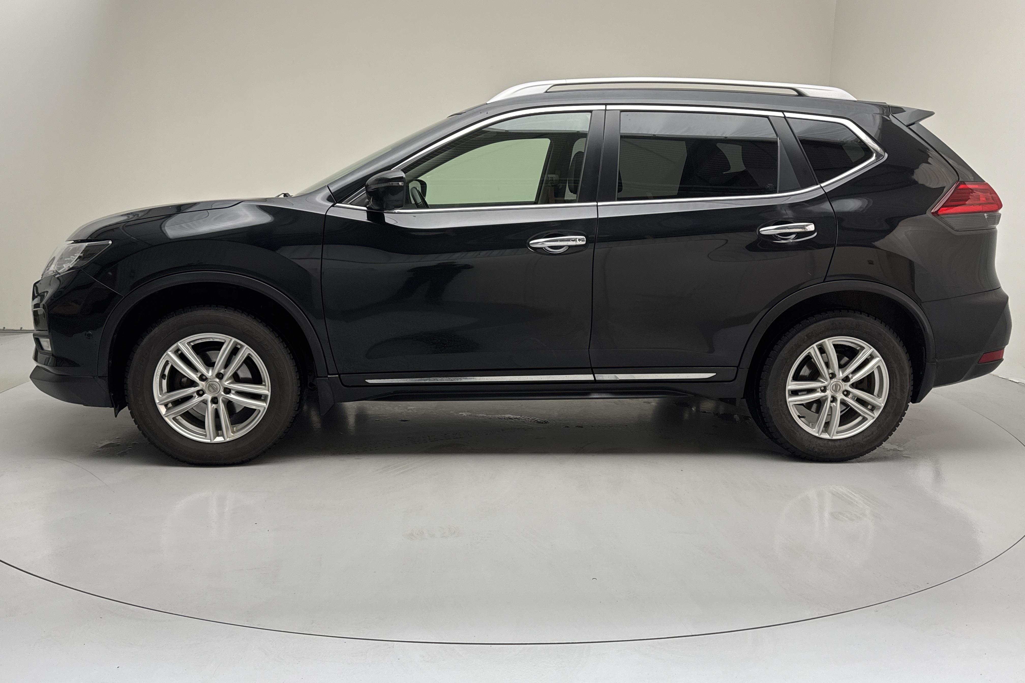 Nissan X-trail 1.6 dCi 2WD (130hk) - 154 740 km - Automatyczna - czarny - 2018