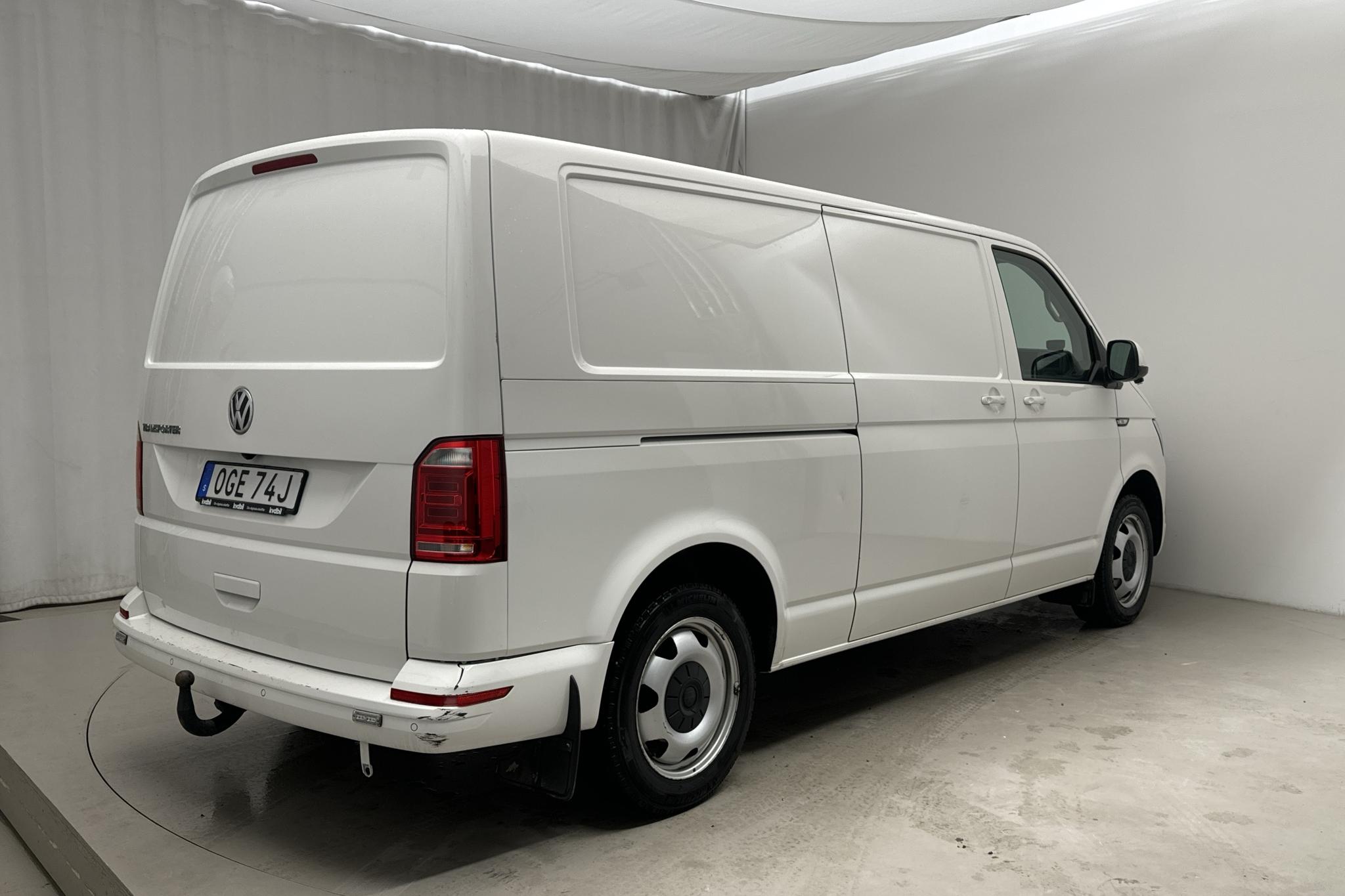 VW Transporter T6 2.0 TDI BMT Skåp (150hk) - 13 366 mil - Automat - vit - 2019