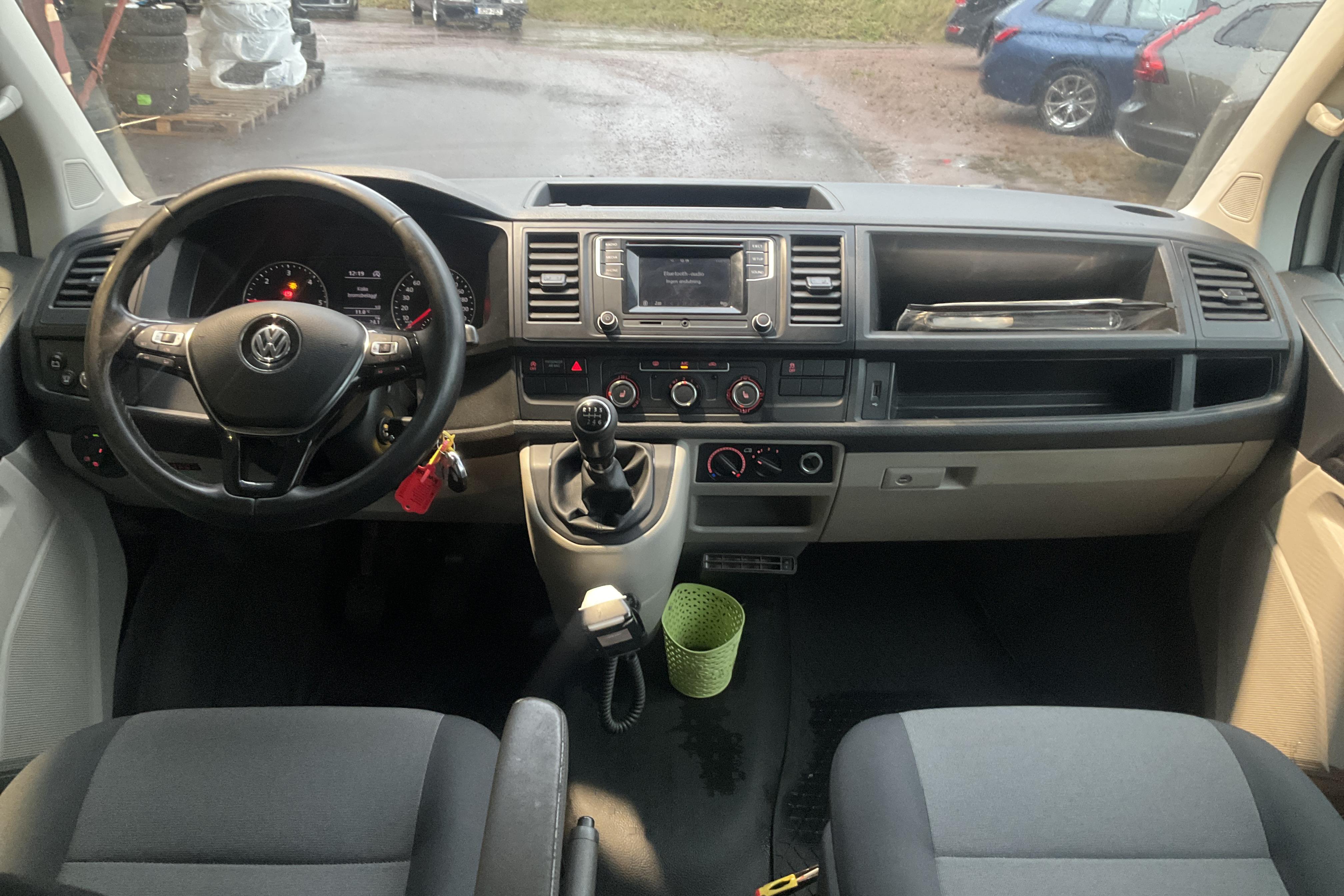 VW Transporter T6 2.0 TDI BMT 4MOTION (150hk) - 141 640 km - Manualna - biały - 2018