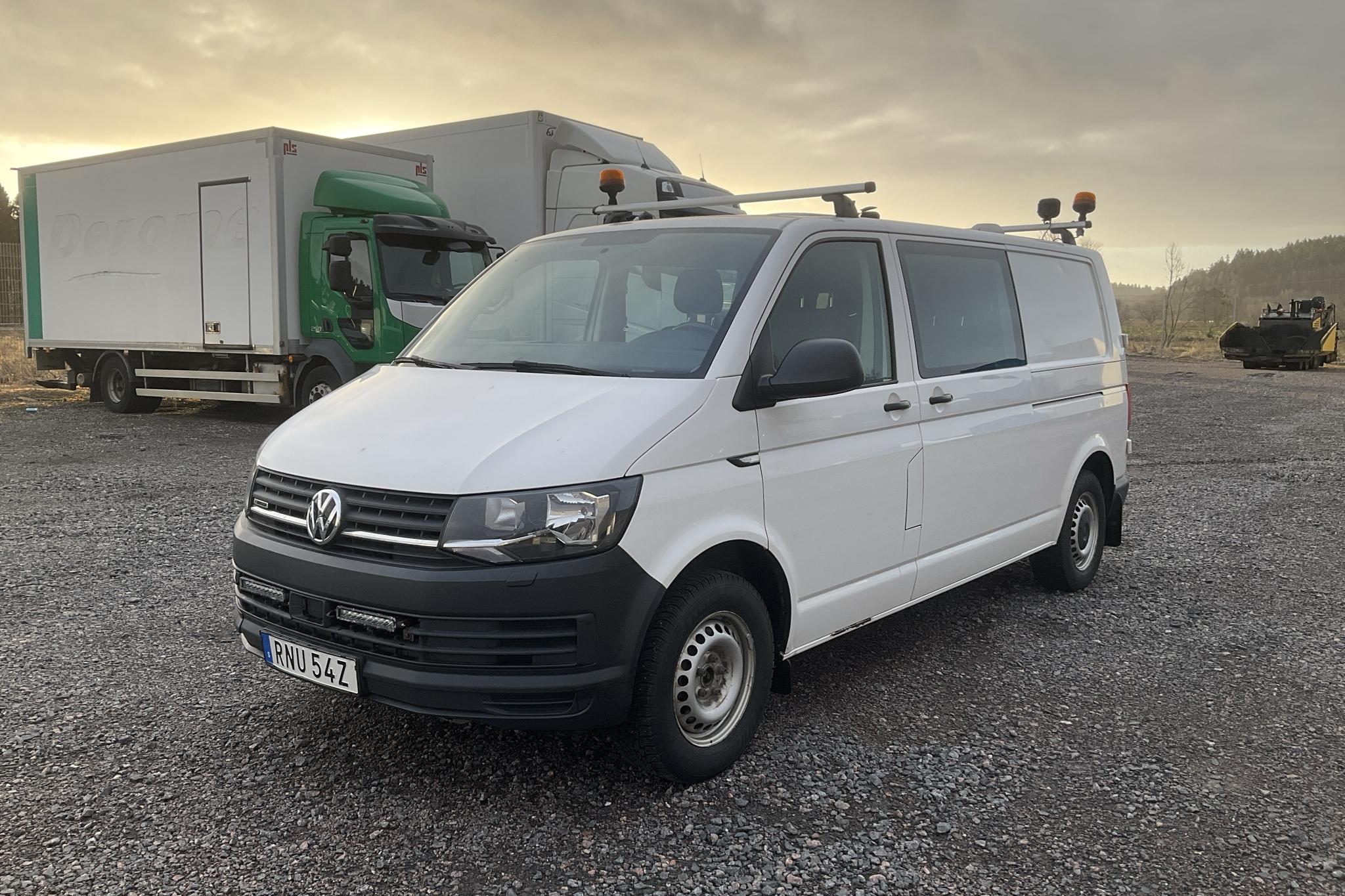 VW Transporter Kombi 2.0 TDI BMT  4MOTION (150hk) - 144 060 km - Manualna - biały - 2019